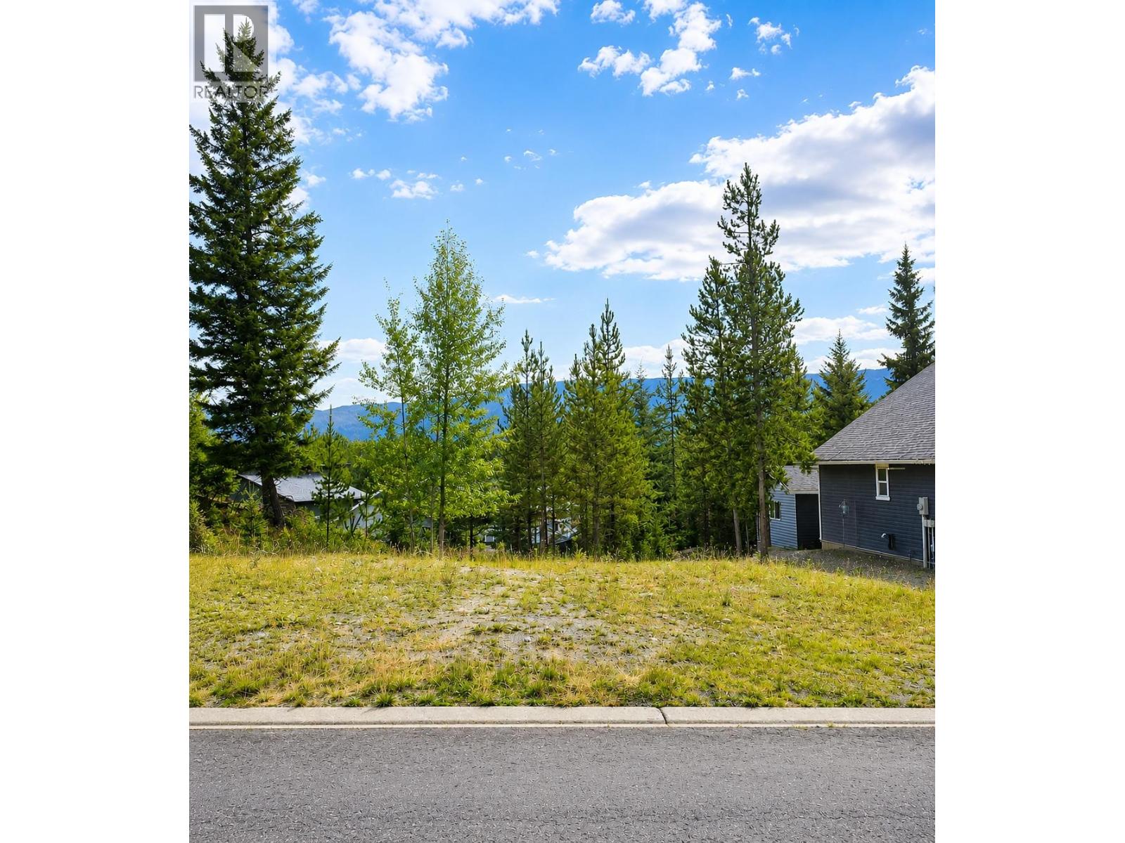 86 Deerborne Drive, Elkford, British Columbia  V0B 1H0 - Photo 1 - 10398530