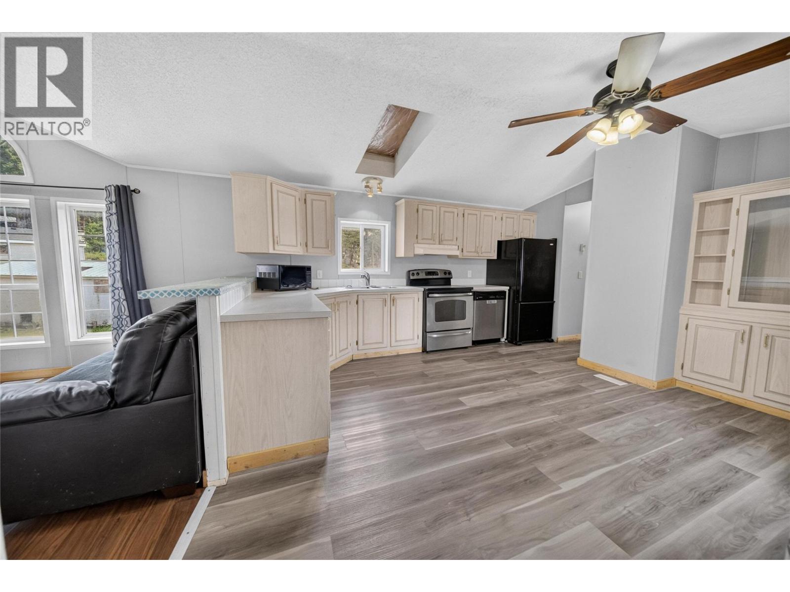 8470 Caithness Road Unit# 16, Elko, British Columbia  V0B 1T3 - Photo 10 - 10398443