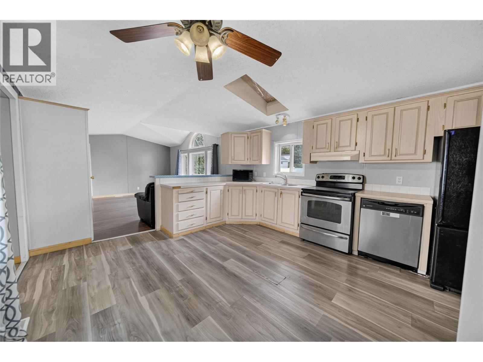 8470 Caithness Road Unit# 16, Elko, British Columbia  V0B 1T3 - Photo 11 - 10398443