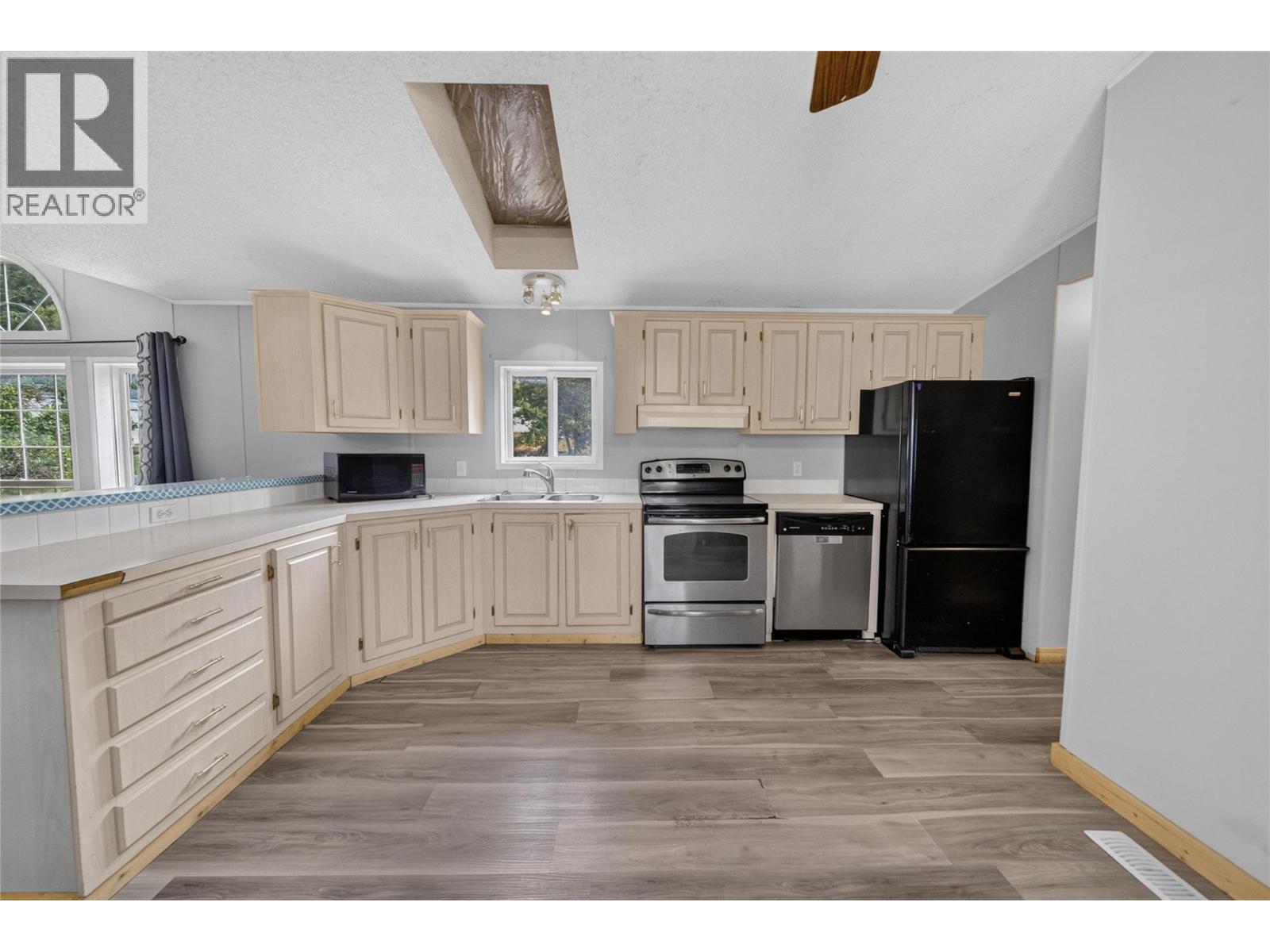 8470 Caithness Road Unit# 16, Elko, British Columbia  V0B 1T3 - Photo 12 - 10398443