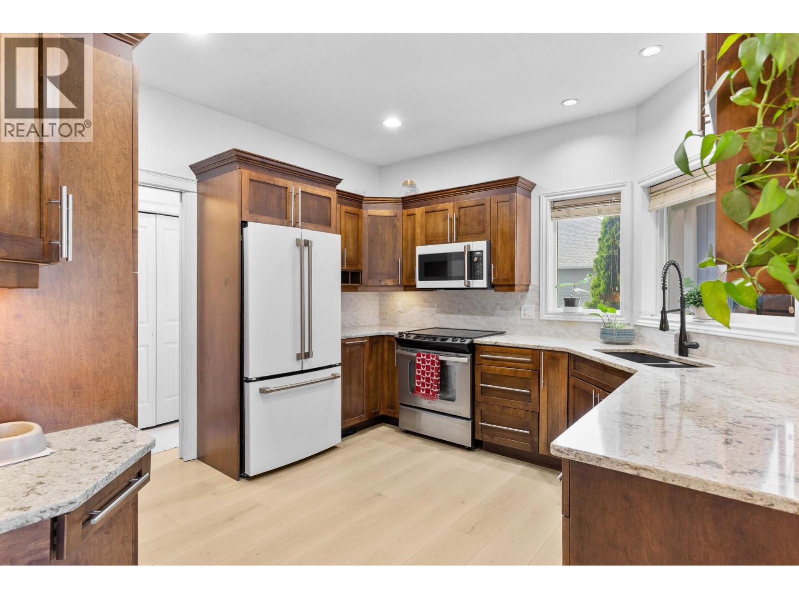 5185 Cobble Court, Kelowna, British Columbia  V1W 4Y8 - Photo 2 - 10398373