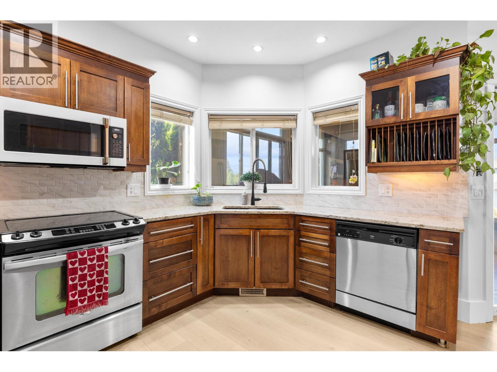 5185 Cobble Court, Kelowna, British Columbia  V1W 4Y8 - Photo 3 - 10398373