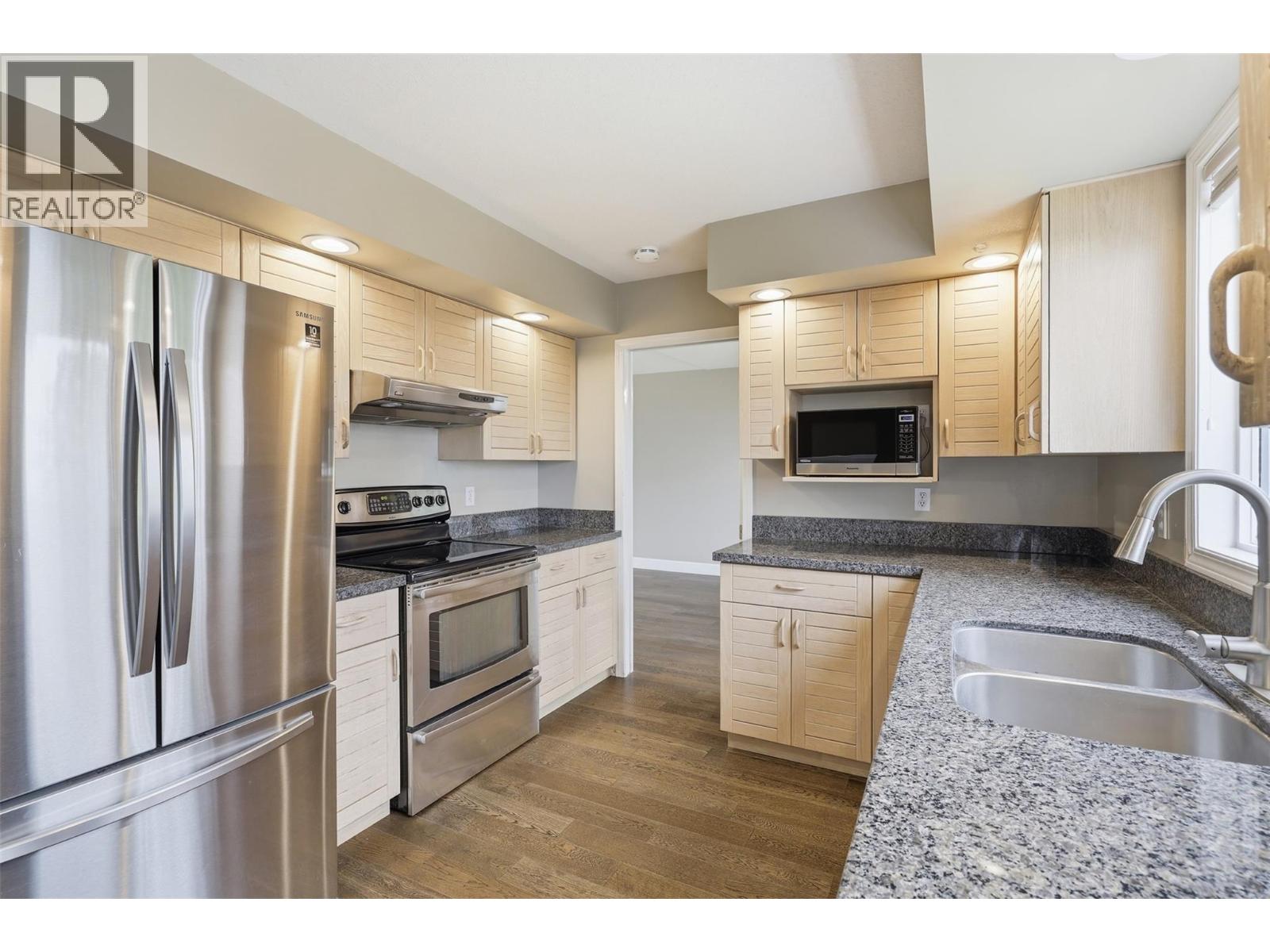 1954 Stirling Drive, Kamloops, British Columbia  V1S 1P9 - Photo 3 - 10398574
