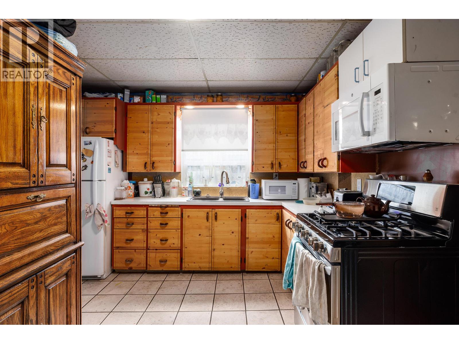 795 Lawson Avenue, Kelowna, British Columbia  V1Y 6S9 - Photo 8 - 10398520