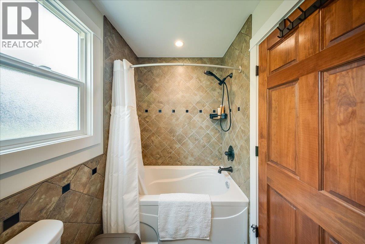 812 2nd Street, Castlegar, British Columbia  V1N 1Y7 - Photo 16 - 10398431