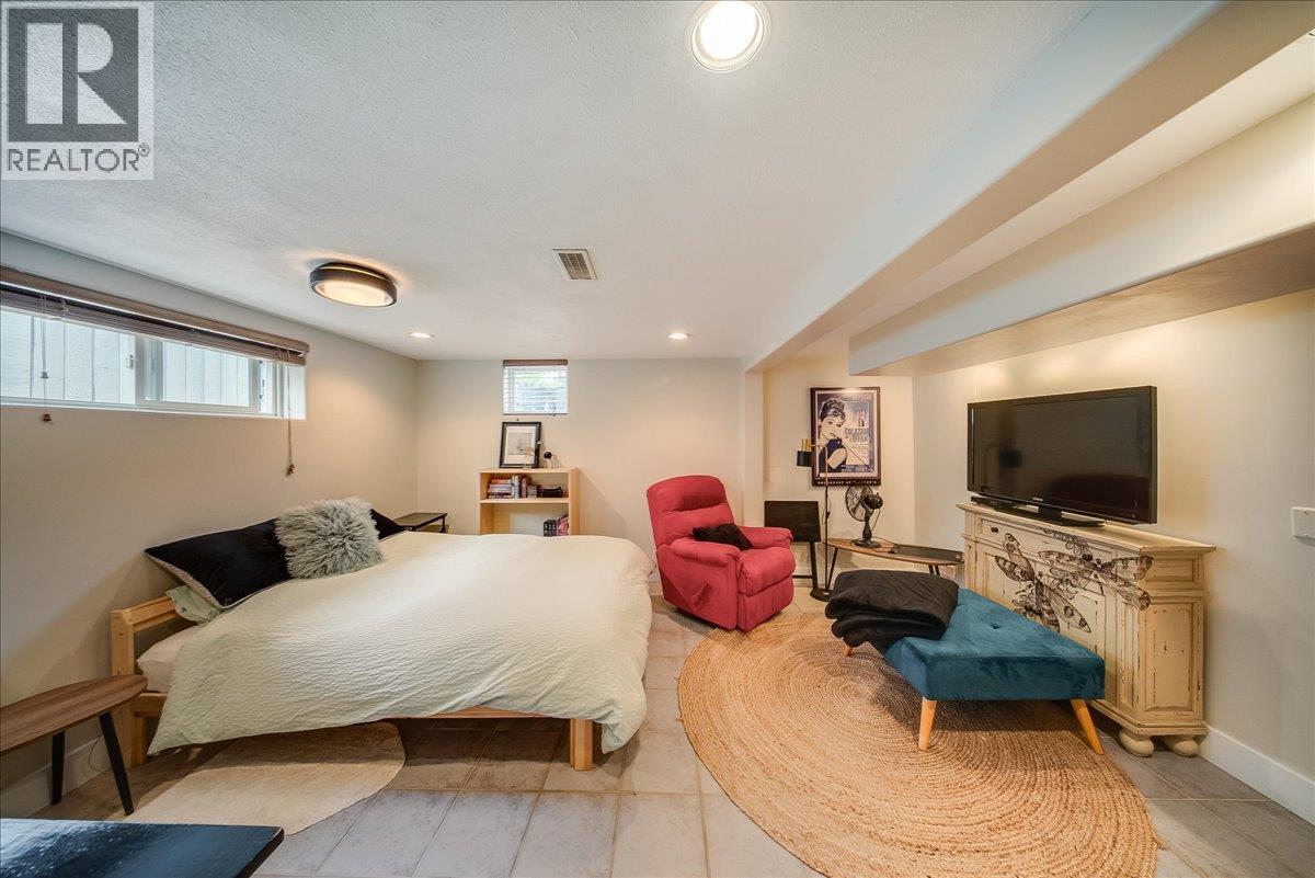812 2nd Street, Castlegar, British Columbia  V1N 1Y7 - Photo 32 - 10398431
