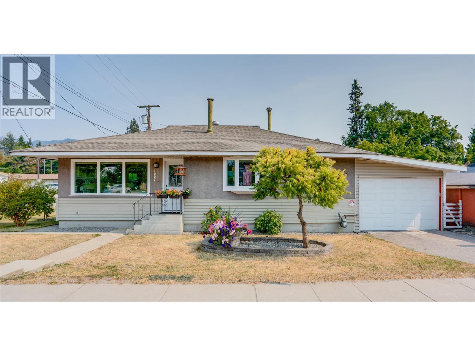 1007 George Street, Enderby, British Columbia  V0E 1V0 - Photo 1 - 10398313