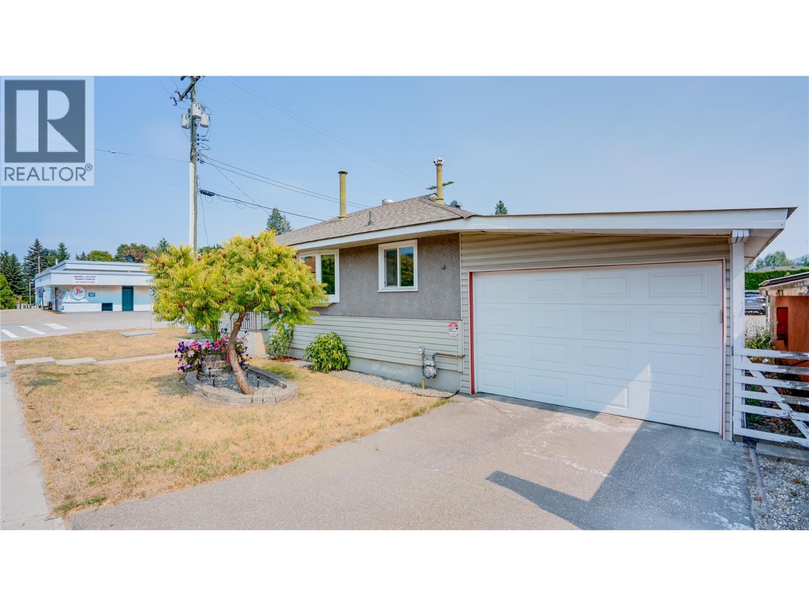 1007 George Street, Enderby, British Columbia  V0E 1V0 - Photo 3 - 10398313