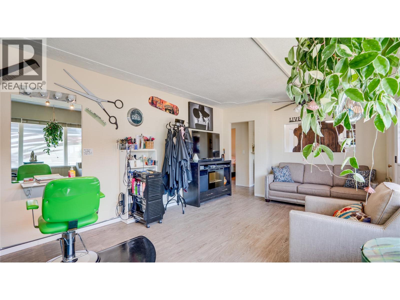 1007 George Street, Enderby, British Columbia  V0E 1V0 - Photo 6 - 10398313