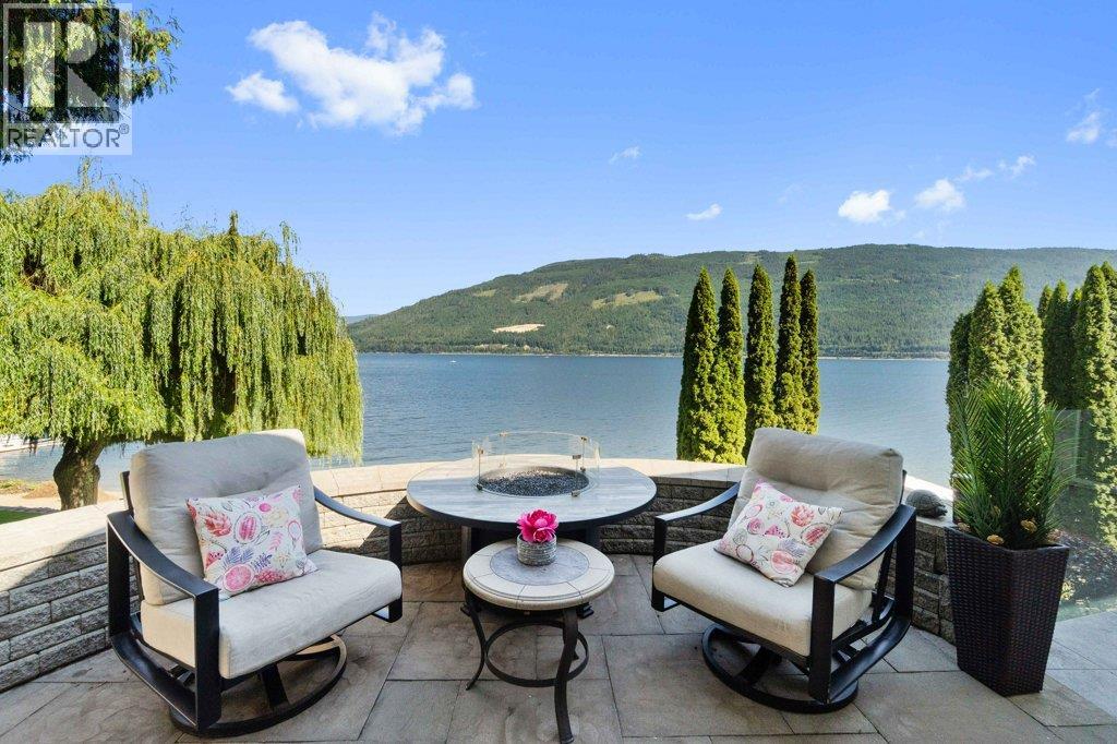 4842 Sunnybrae Canoe Point Road, Tappen, British Columbia  V0E 2X1 - Photo 10 - 10398604