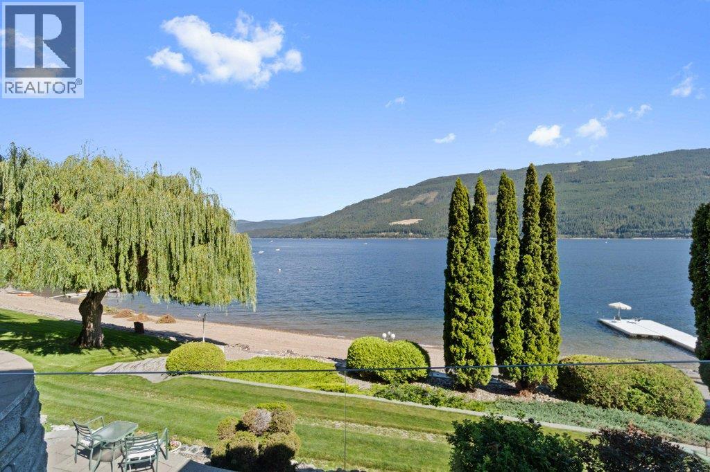 4842 Sunnybrae Canoe Point Road, Tappen, British Columbia  V0E 2X1 - Photo 12 - 10398604