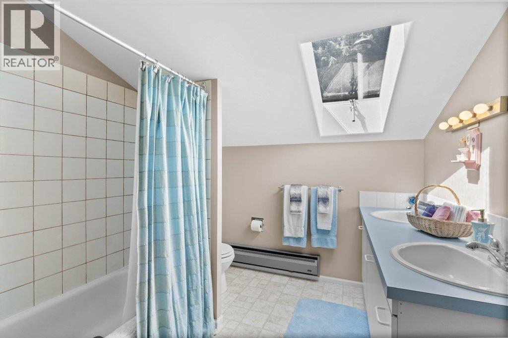 4842 Sunnybrae Canoe Point Road, Tappen, British Columbia  V0E 2X1 - Photo 38 - 10398604