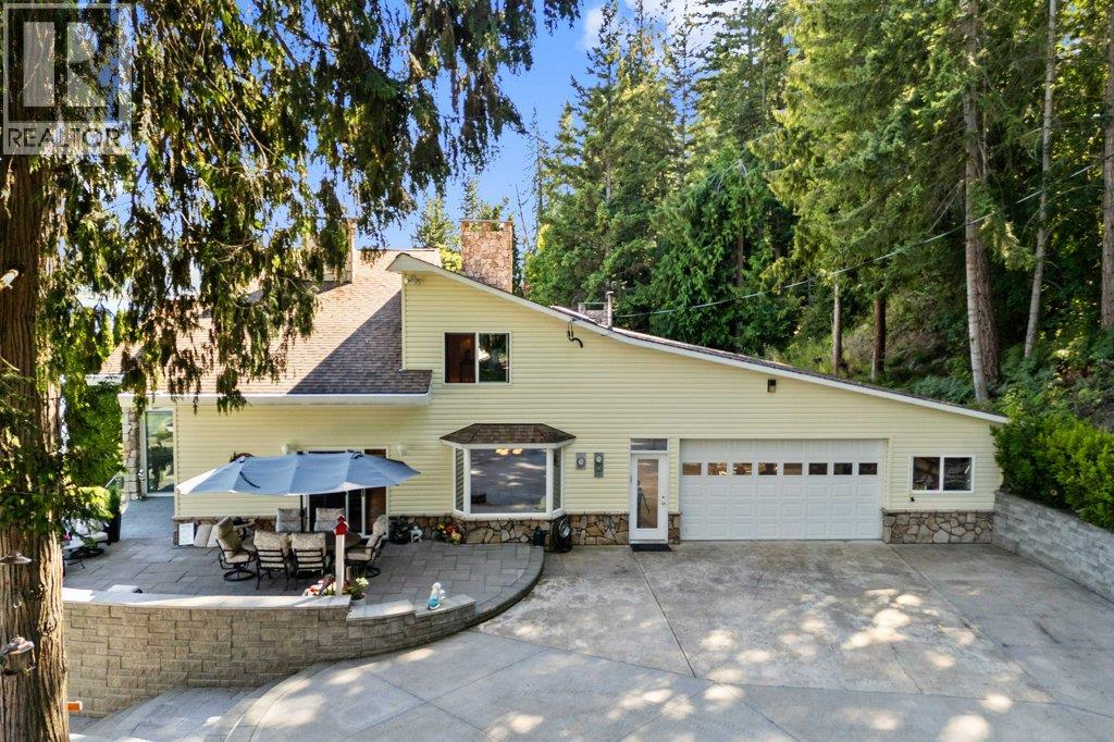 4842 Sunnybrae Canoe Point Road, Tappen, British Columbia  V0E 2X1 - Photo 4 - 10398604