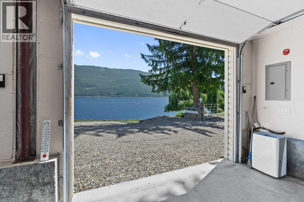 4842 Sunnybrae Canoe Point Road, Tappen, British Columbia  V0E 2X1 - Photo 70 - 10398604