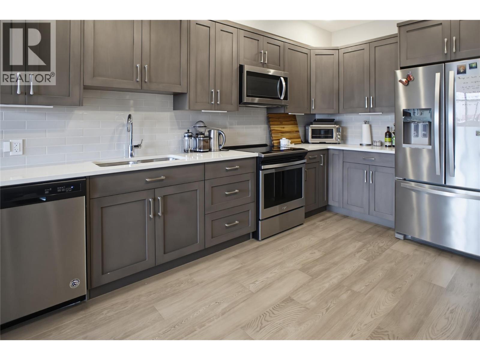 568 Lorne Street Unit# 205, Kamloops, British Columbia  V2C 1W3 - Photo 2 - 10398590