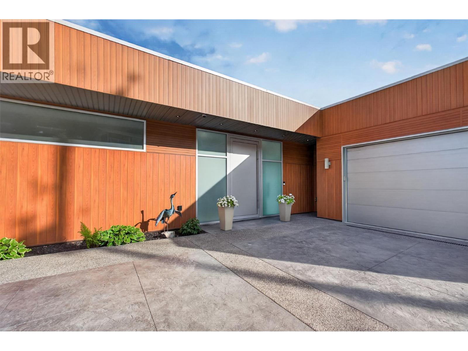5835 Vicary Road, Peachland, British Columbia  V0H 1X4 - Photo 5 - 10397897