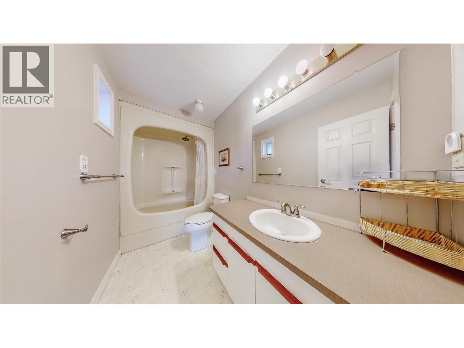 8950 122nd Avenue, Osoyoos, British Columbia  V0H 1V2 - Photo 18 - 10398629