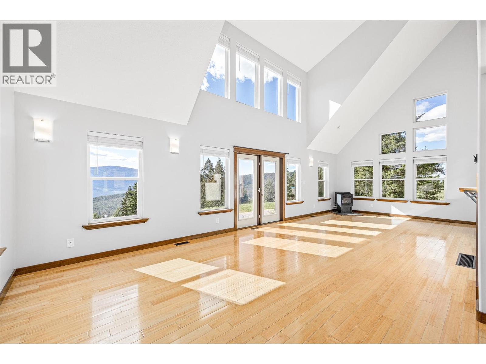 17936 Angus Road, Lake Country, British Columbia  V4V 1B6 - Photo 6 - 10398631