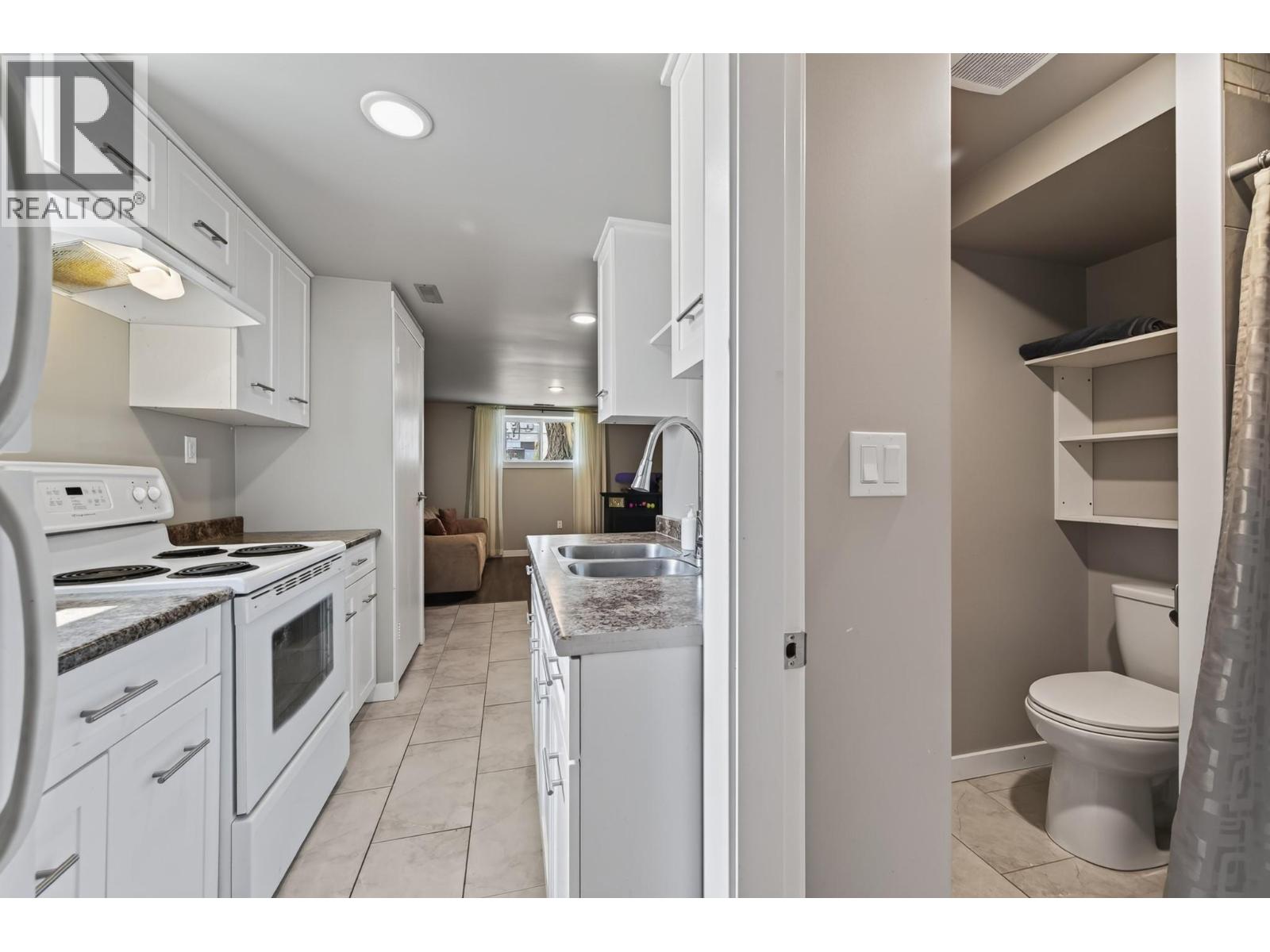 2545 Young Avenue, Kamloops, British Columbia  V2B 4M9 - Photo 28 - 10398653