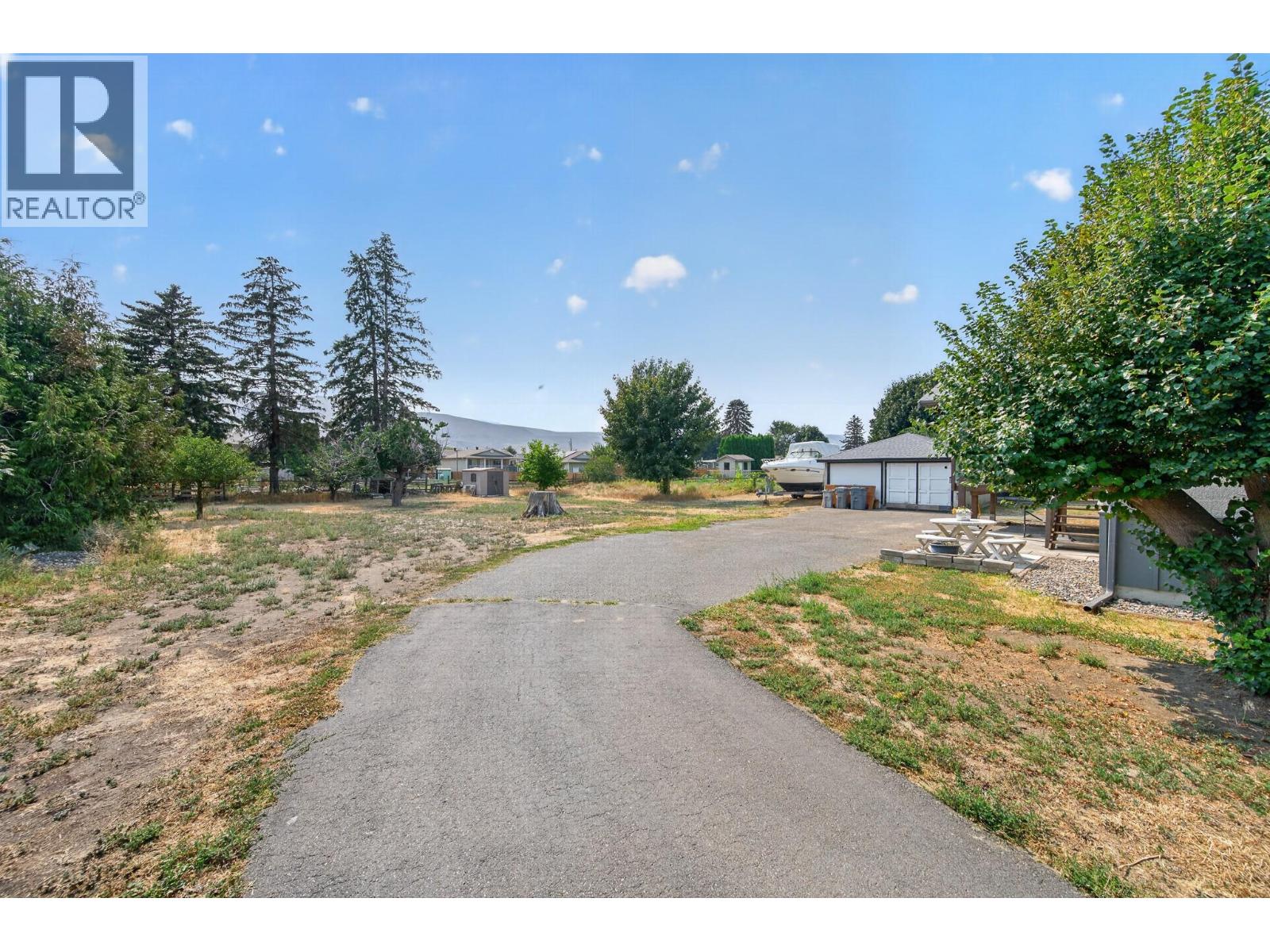 2545 Young Avenue, Kamloops, British Columbia  V2B 4M9 - Photo 38 - 10398653