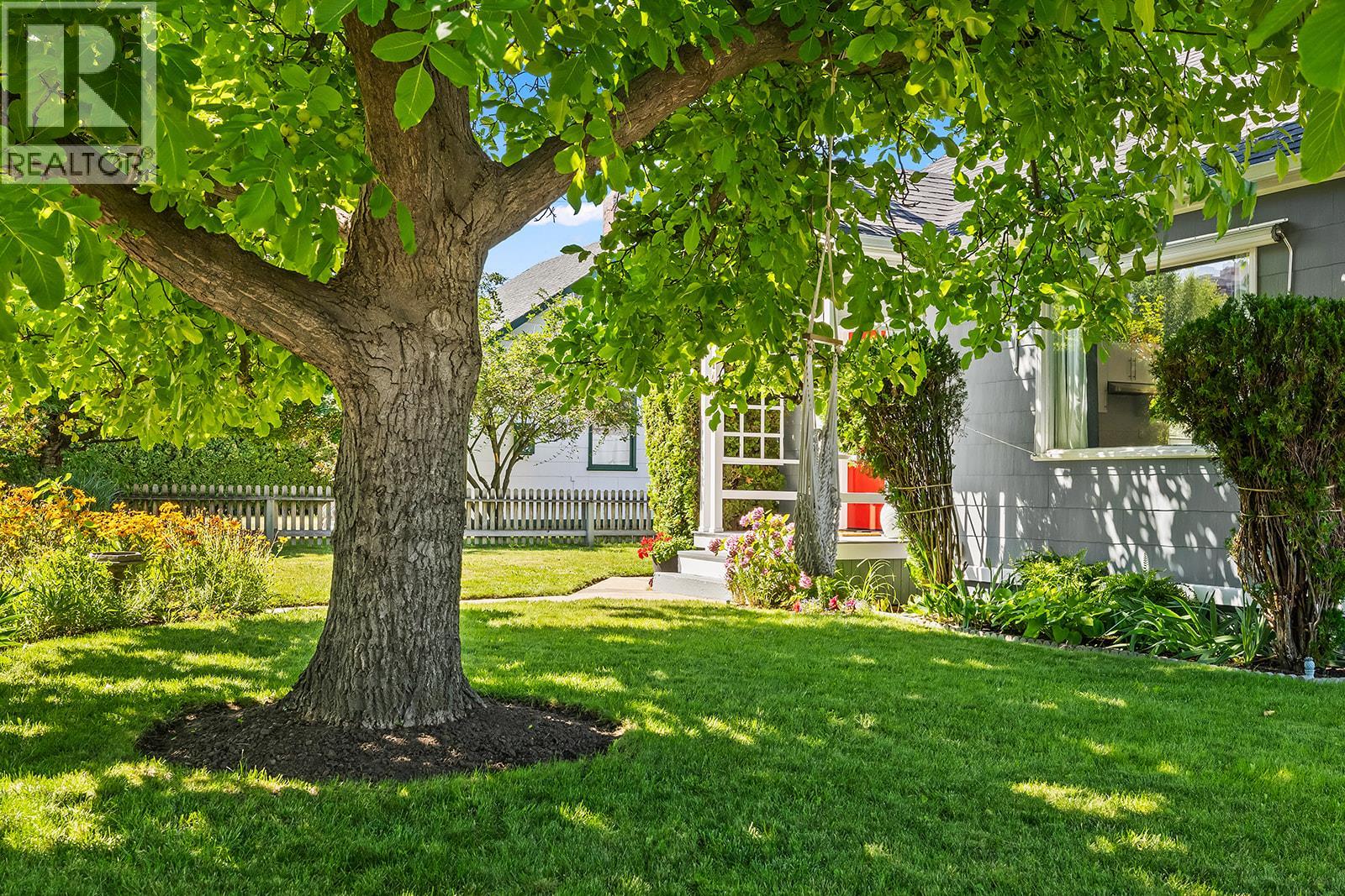 1404 Graham Street, Kelowna, British Columbia  V1Y 3A8 - Photo 35 - 10398621