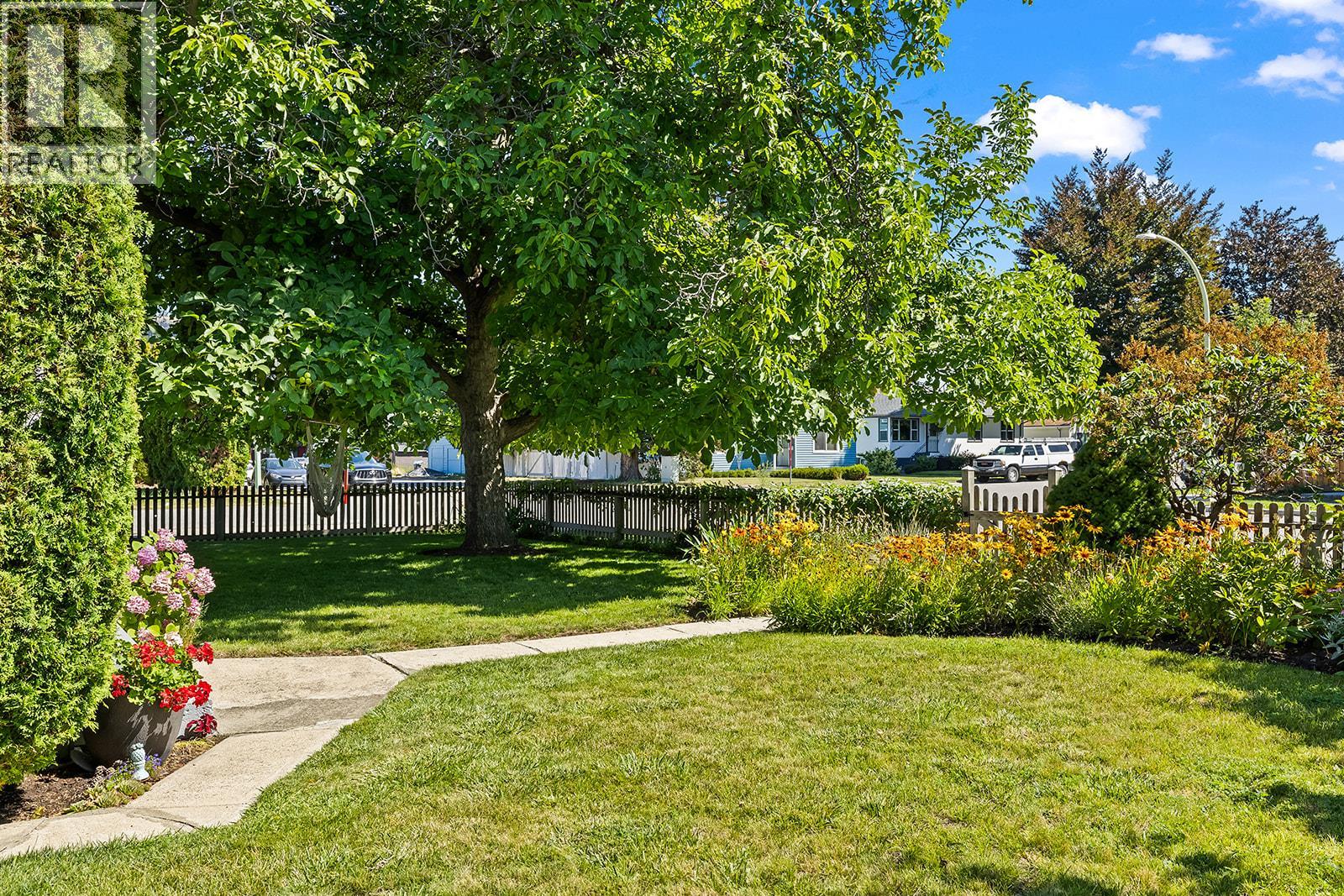 1404 Graham Street, Kelowna, British Columbia  V1Y 3A8 - Photo 37 - 10398621