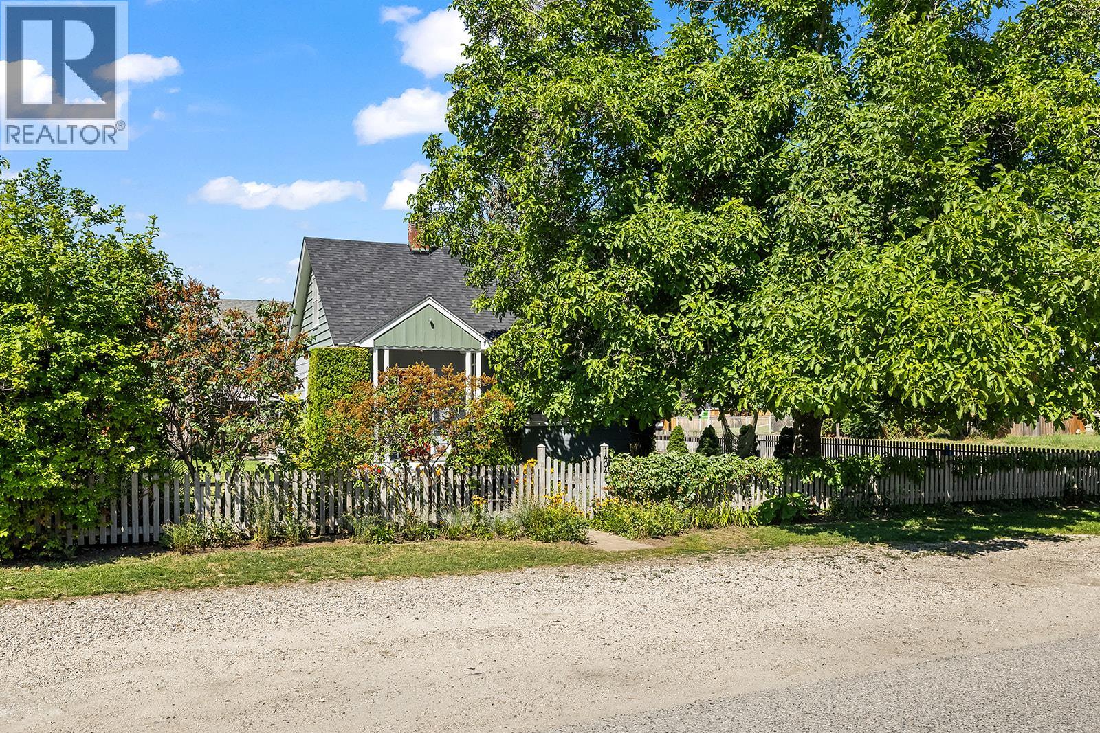 1404 Graham Street, Kelowna, British Columbia  V1Y 3A8 - Photo 39 - 10398621