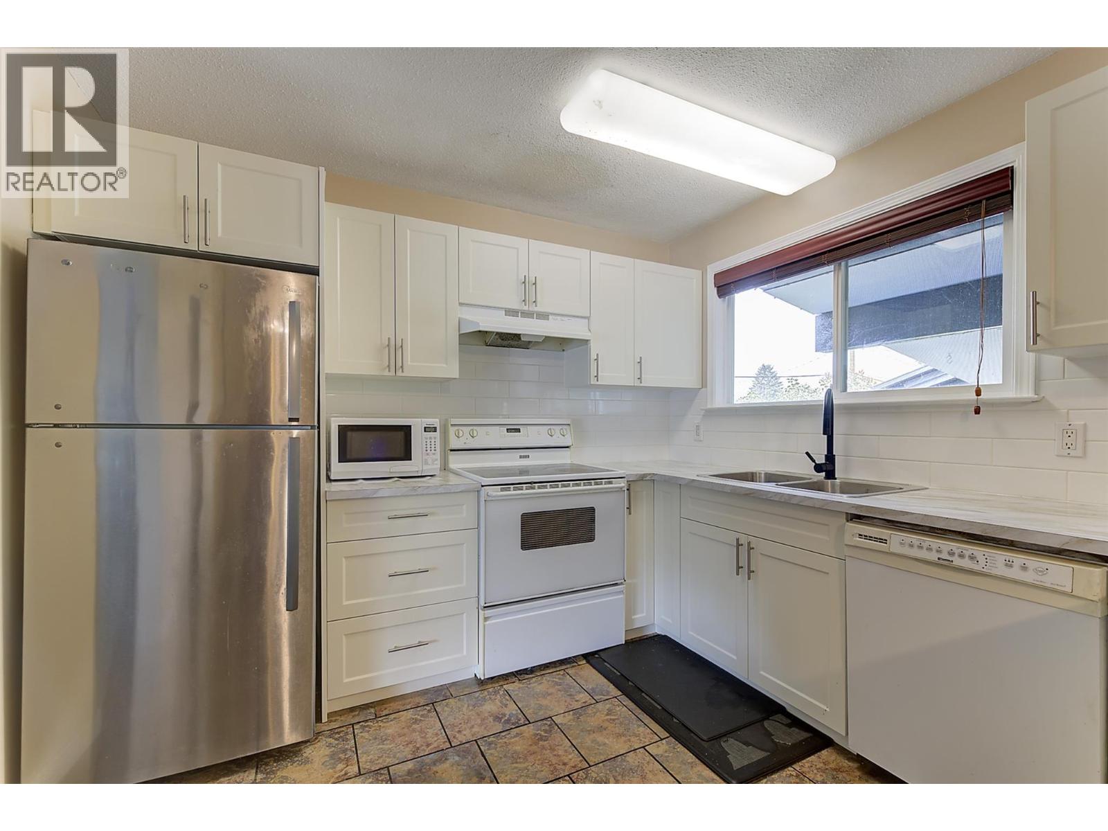 680 Myron Road, Kelowna, British Columbia  V1X 5K2 - Photo 15 - 10398429