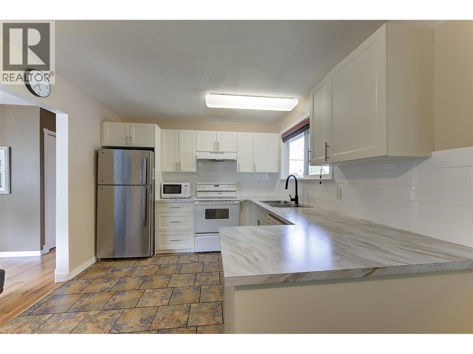 680 Myron Road, Kelowna, British Columbia  V1X 5K2 - Photo 16 - 10398429