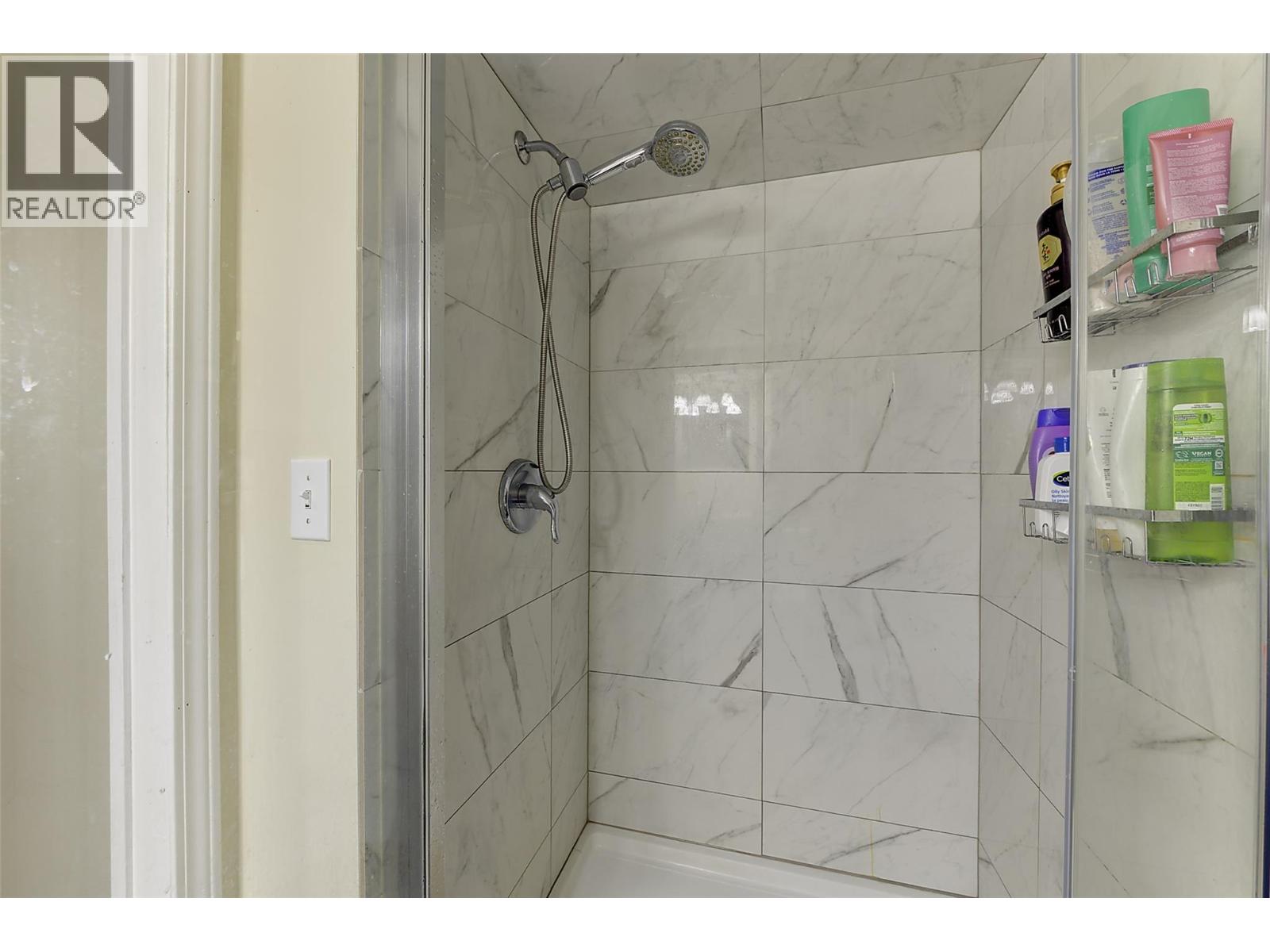 680 Myron Road, Kelowna, British Columbia  V1X 5K2 - Photo 34 - 10398429