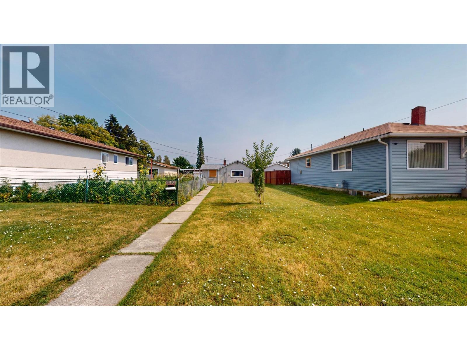 10 14th Avenue S, Cranbrook, British Columbia  V1C 2W8 - Photo 1 - 10398511