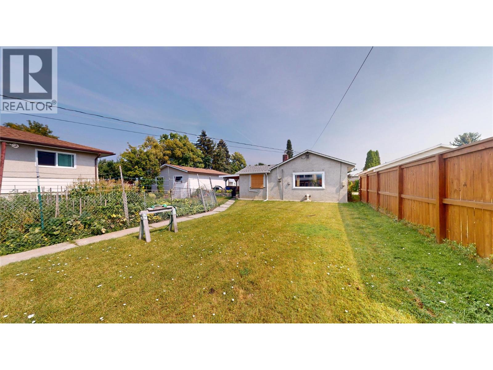 10 14th Avenue S, Cranbrook, British Columbia  V1C 2W8 - Photo 3 - 10398511