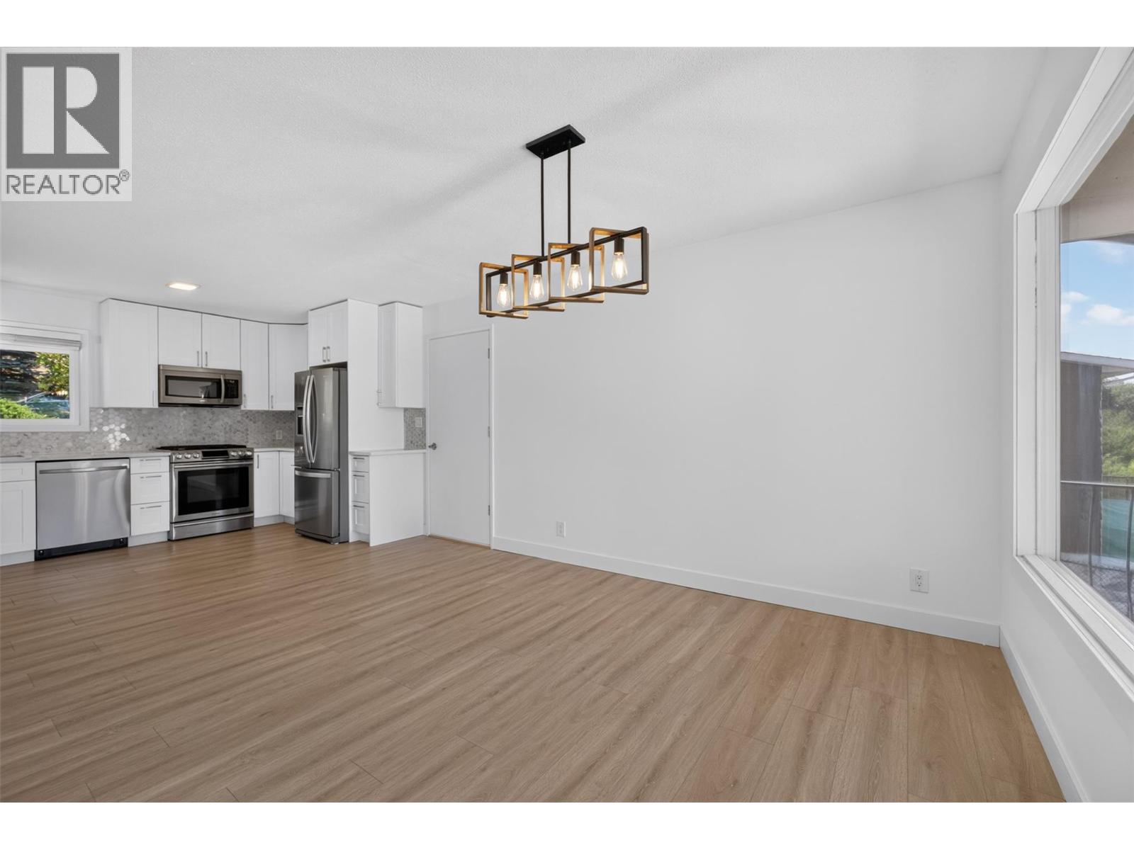 6531 Longacre Drive, Vernon, British Columbia  V1H 1H9 - Photo 12 - 10396241