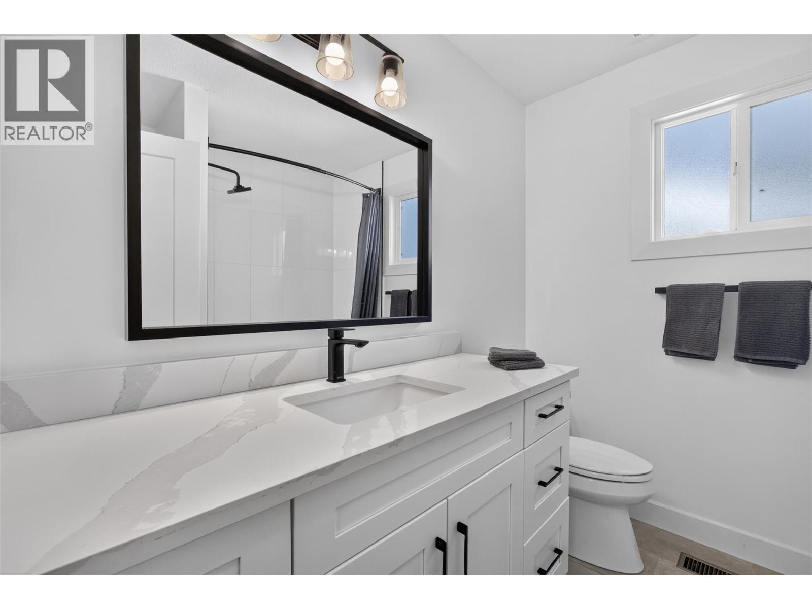 6531 Longacre Drive, Vernon, British Columbia  V1H 1H9 - Photo 8 - 10396241