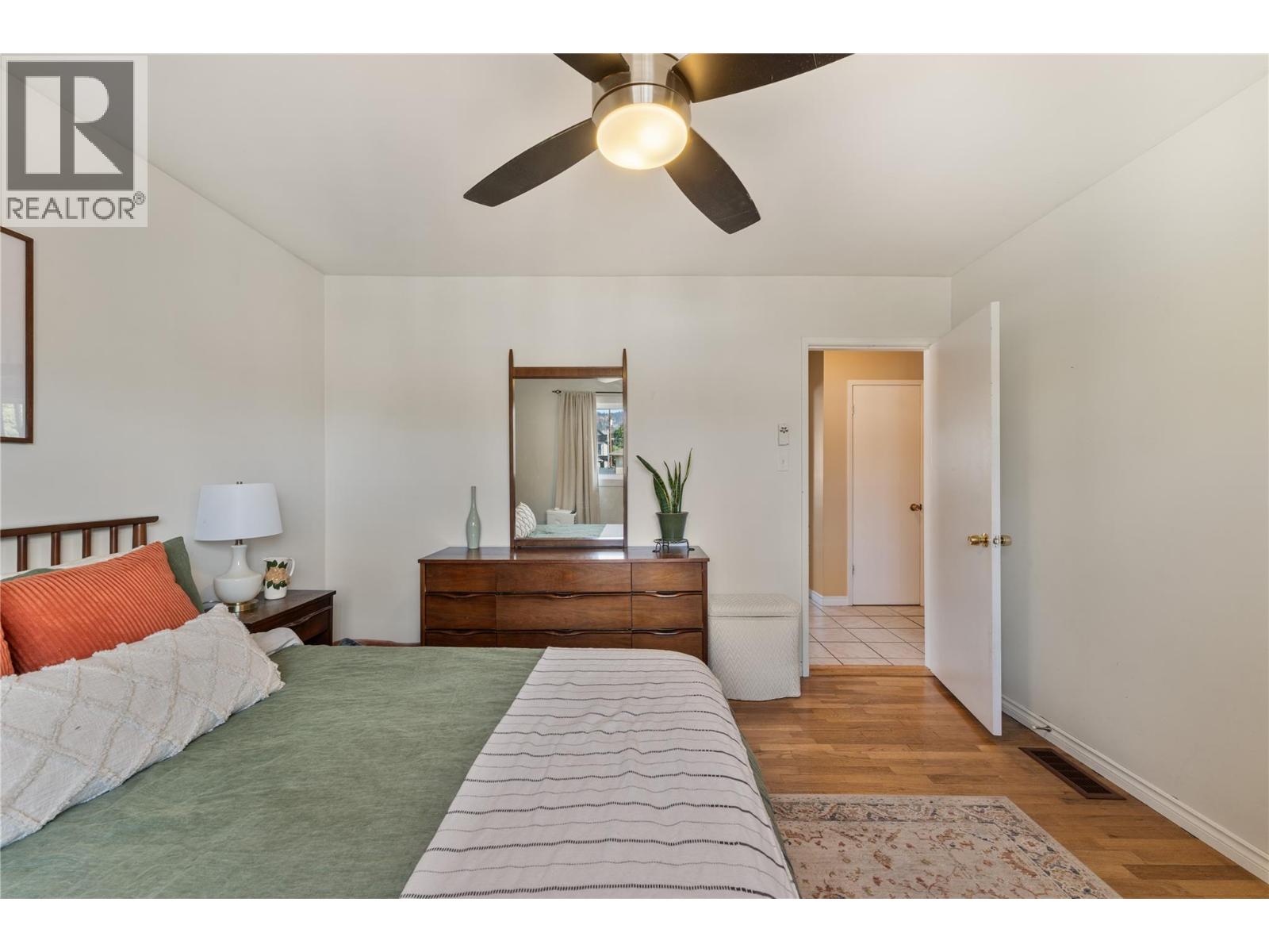 811 Martin Avenue, Kelowna, British Columbia  V1Y 6V4 - Photo 14 - 10396073