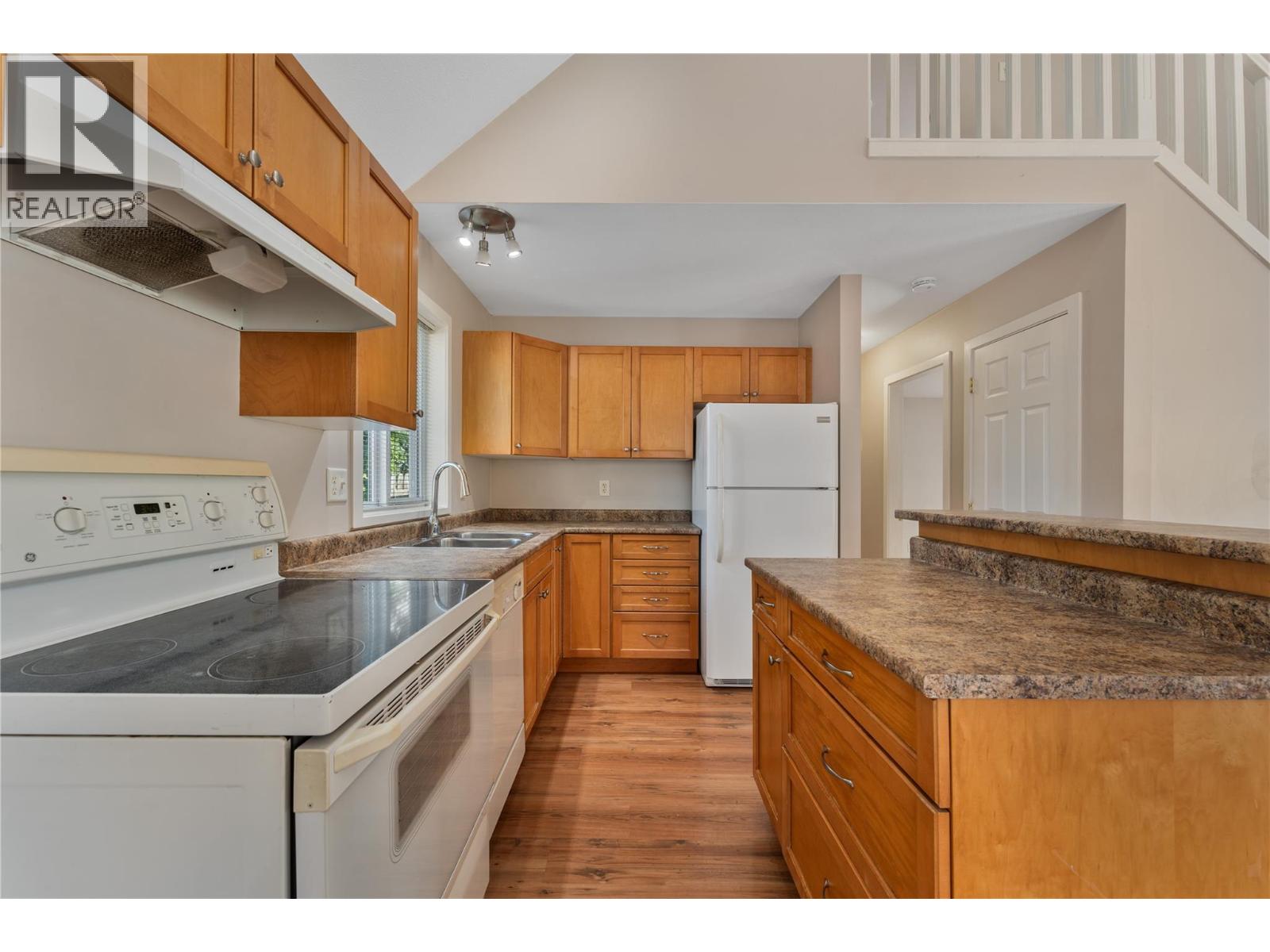 811 Martin Avenue, Kelowna, British Columbia  V1Y 6V4 - Photo 24 - 10396073