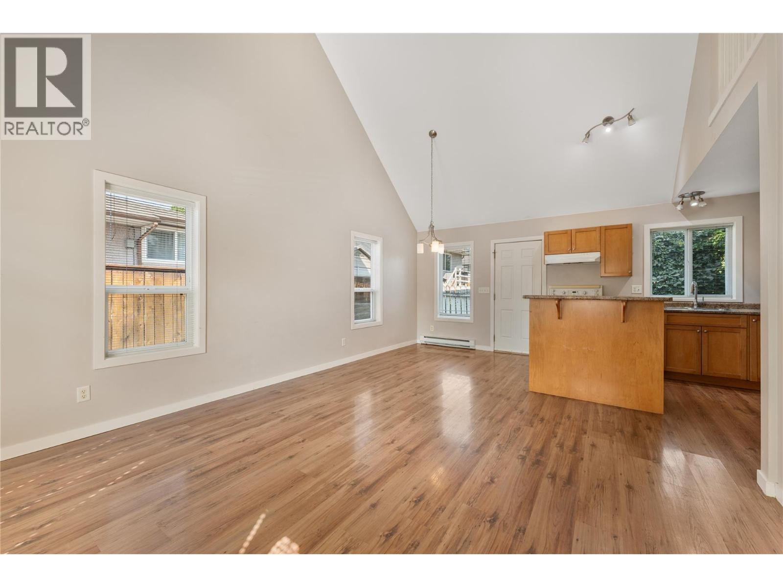 811 Martin Avenue, Kelowna, British Columbia  V1Y 6V4 - Photo 28 - 10396073