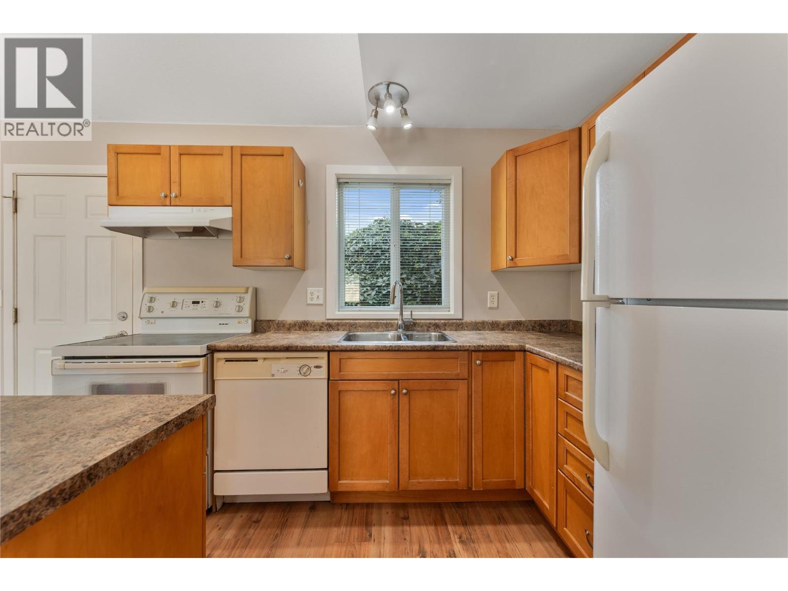 811 Martin Avenue, Kelowna, British Columbia  V1Y 6V4 - Photo 30 - 10396073