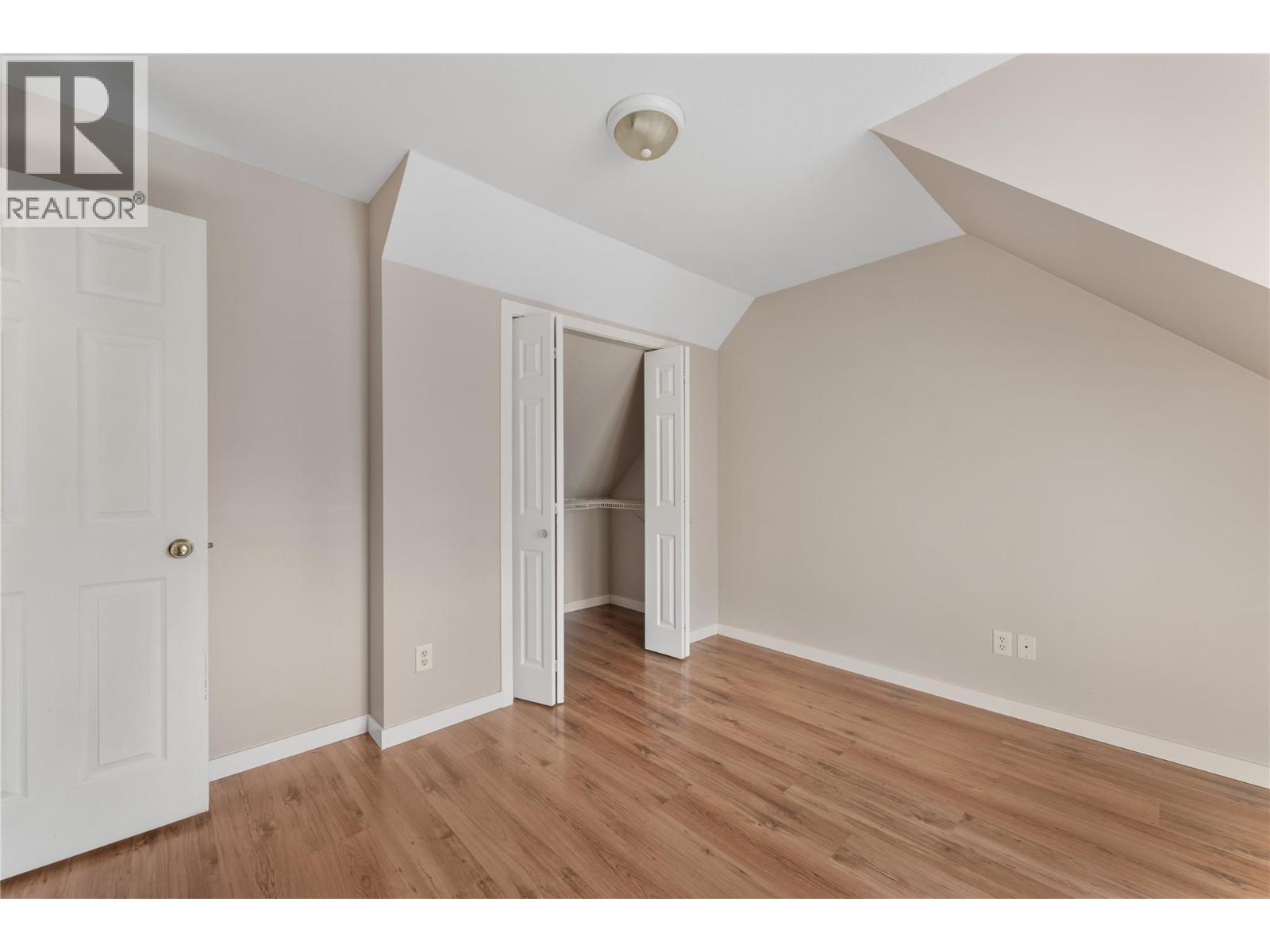 811 Martin Avenue, Kelowna, British Columbia  V1Y 6V4 - Photo 38 - 10396073