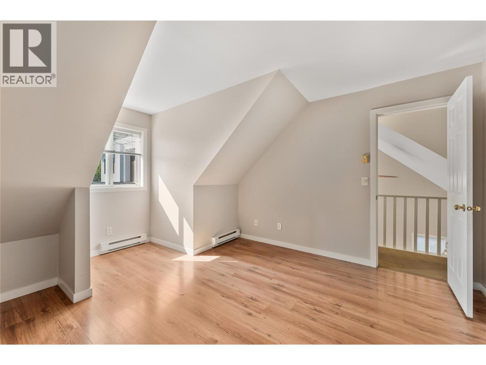 811 Martin Avenue, Kelowna, British Columbia  V1Y 6V4 - Photo 41 - 10396073