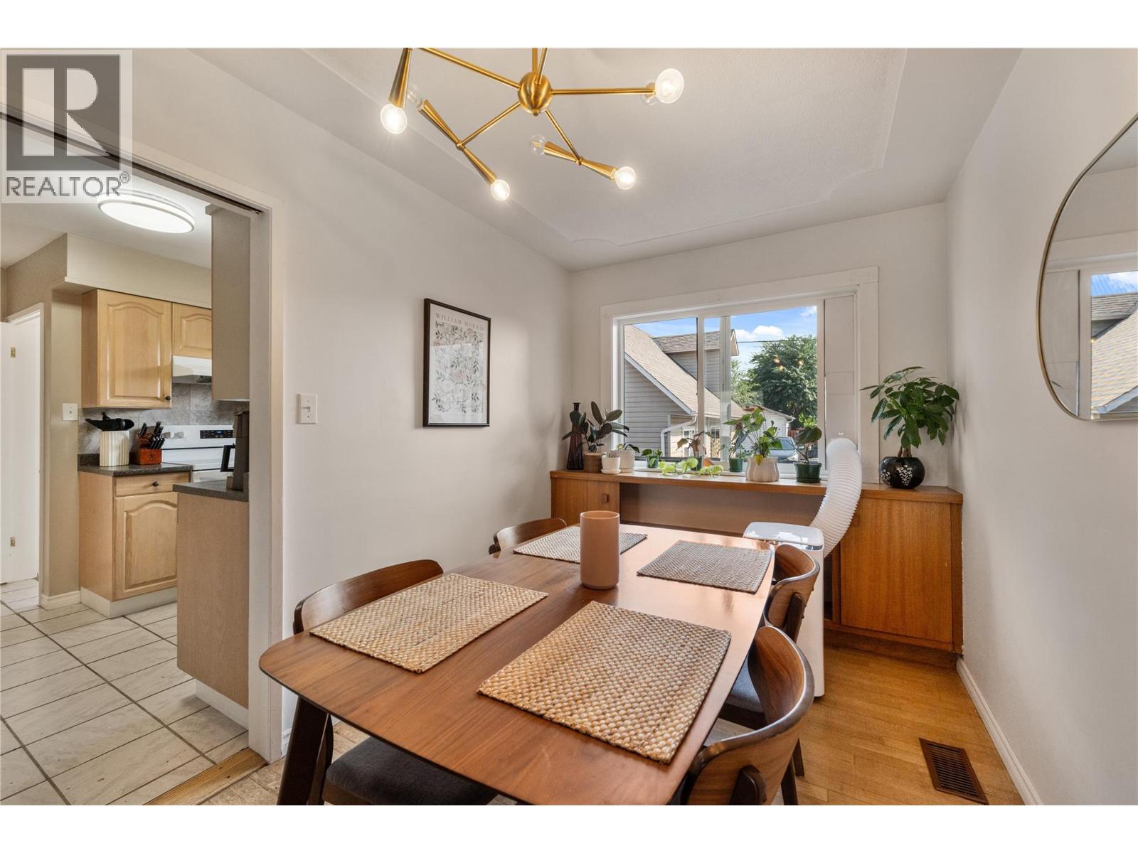 811 Martin Avenue, Kelowna, British Columbia  V1Y 6V4 - Photo 8 - 10396073