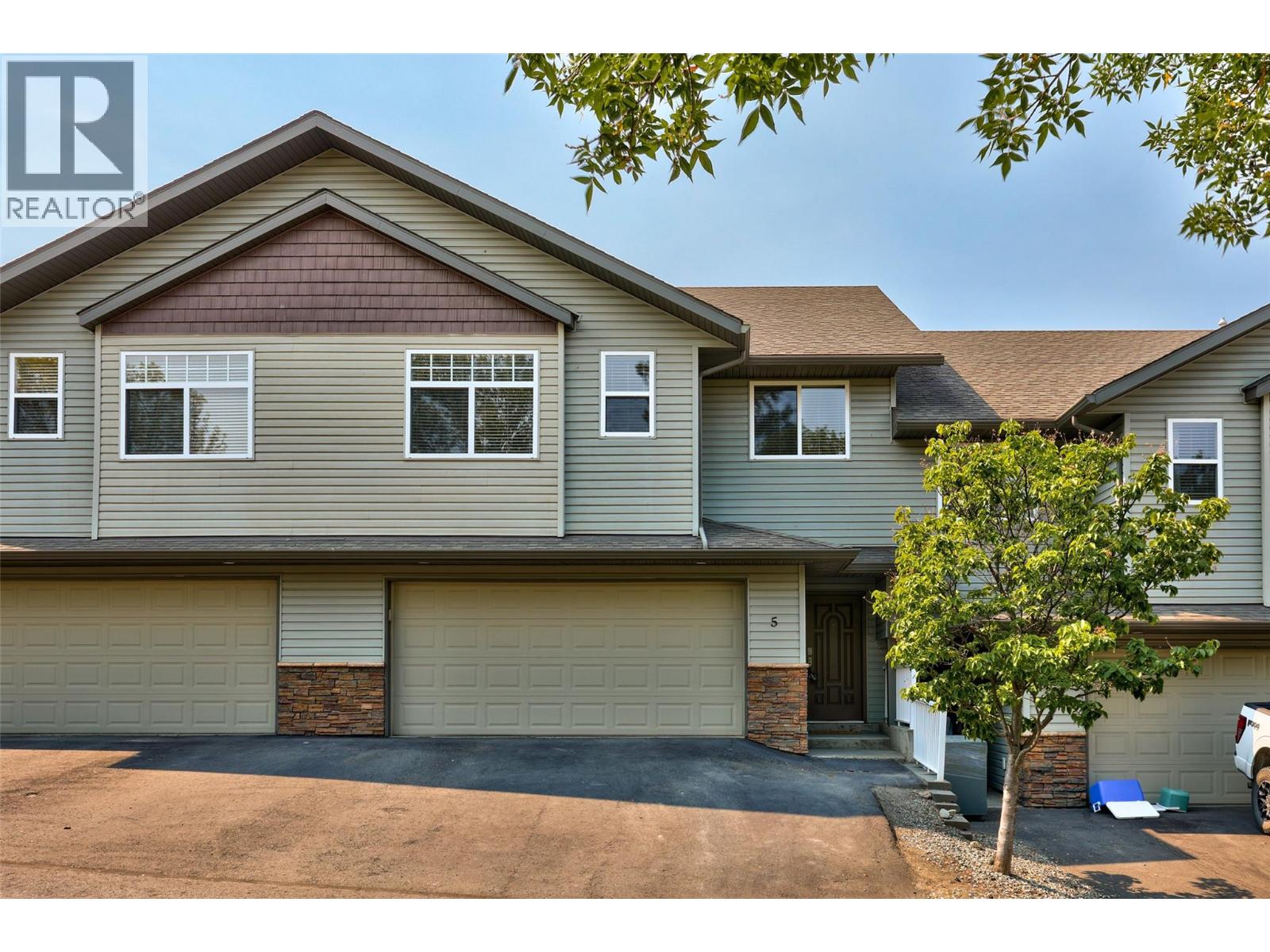 2046 Robson Place Unit# 5, Kamloops, British Columbia  V2E 0A5 - Photo 2 - 10398639