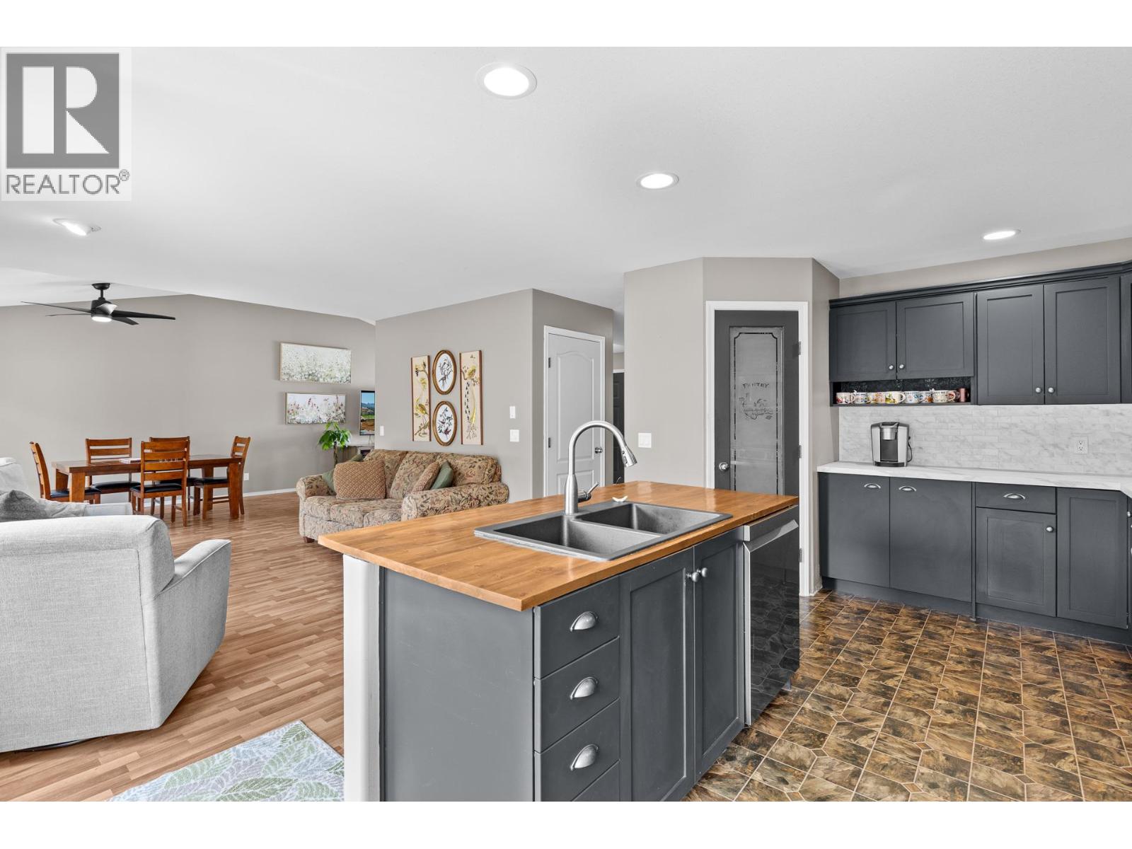 715 Hemlock Road, Kelowna, British Columbia  V1X 4W9 - Photo 4 - 10398632