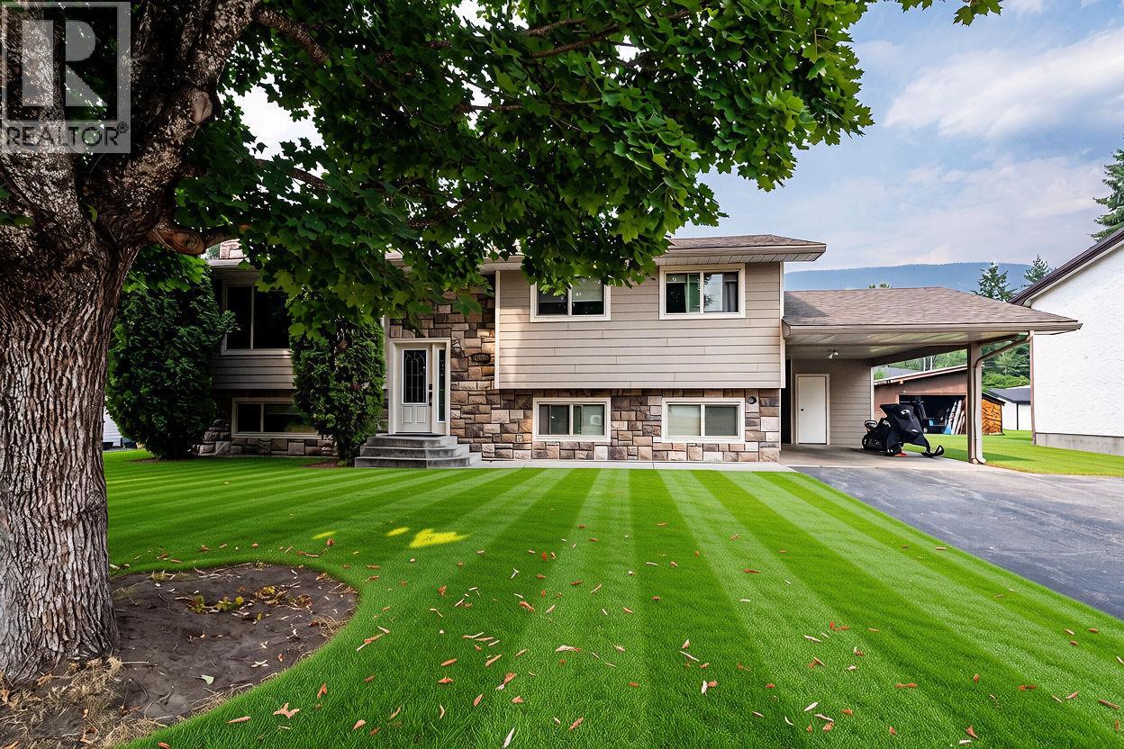 1506 Mountain View Drive, Revelstoke, British Columbia  V0E 2S1 - Photo 1 - 10396936