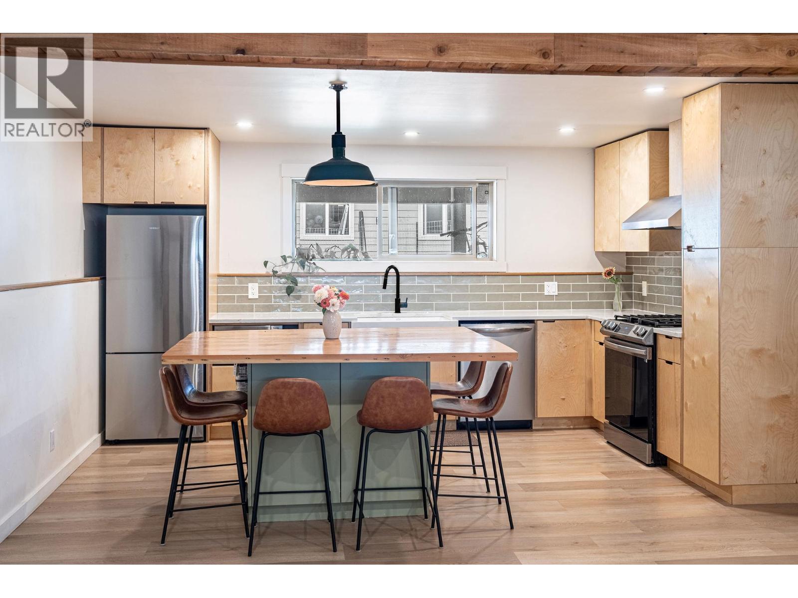1506 Mountain View Drive, Revelstoke, British Columbia  V0E 2S1 - Photo 6 - 10396936