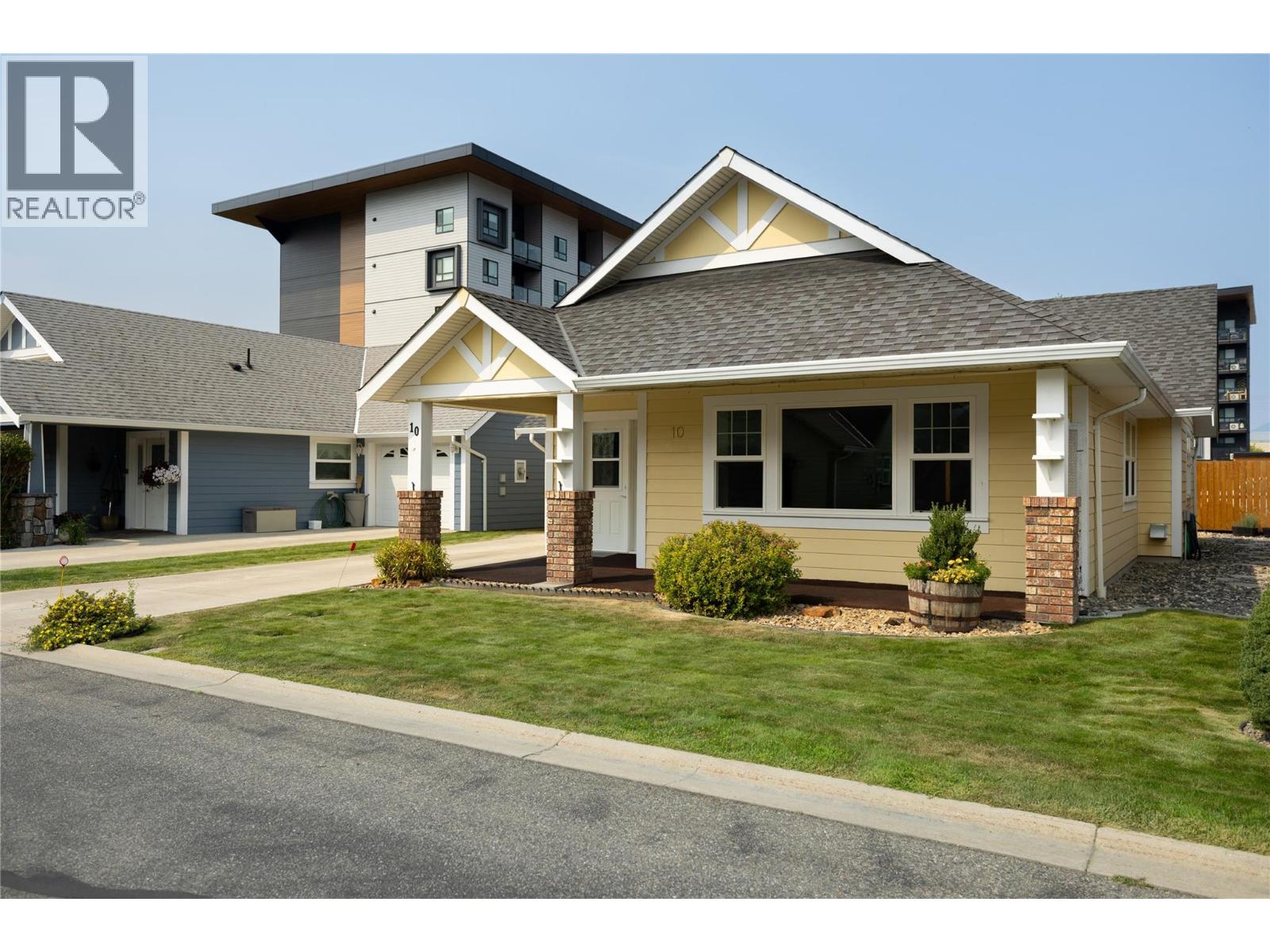 #10 1231 10 Street Sw, Salmon Arm, British Columbia  V1E 0A5 - Photo 2 - 10398318