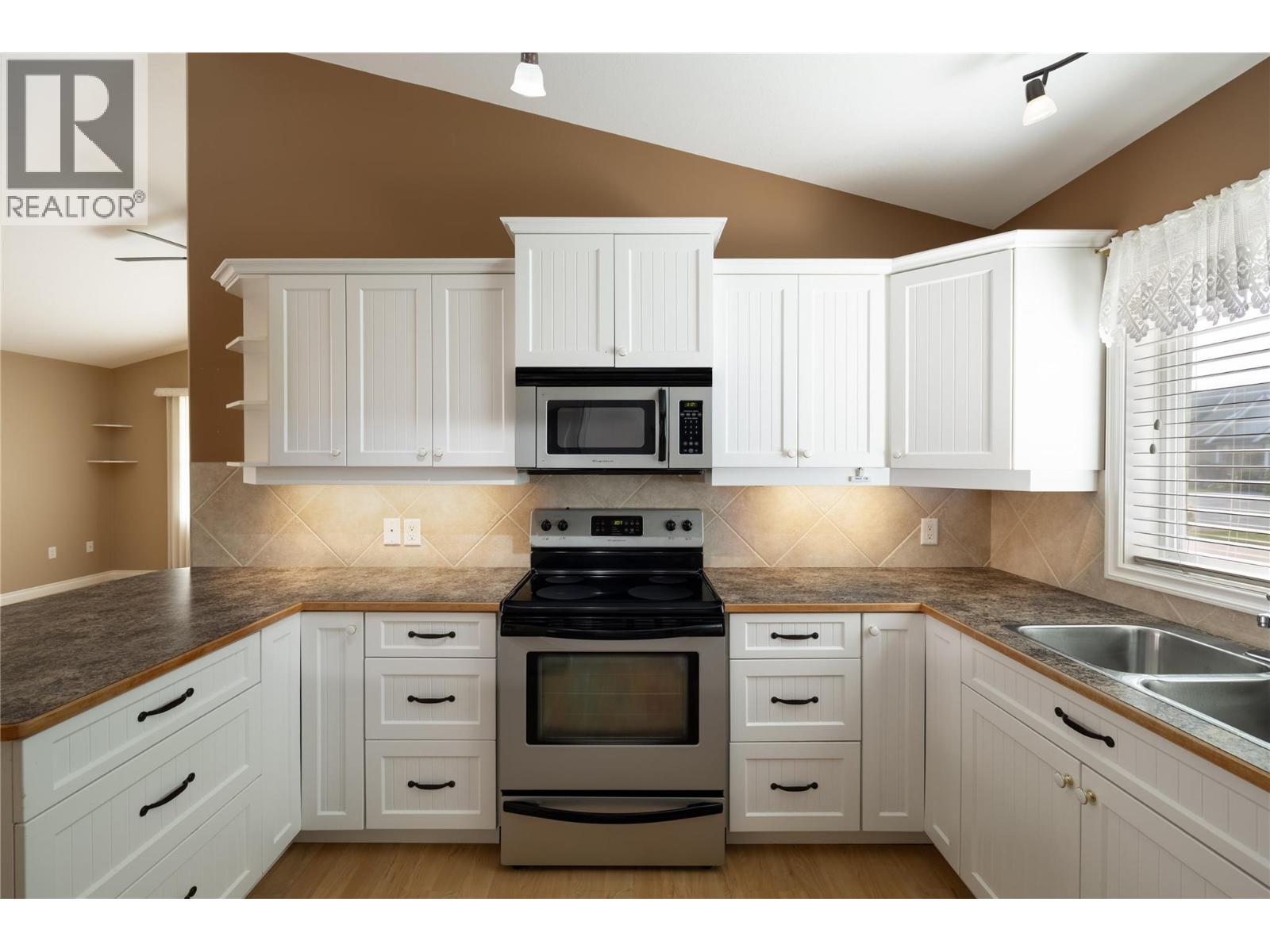 #10 1231 10 Street Sw, Salmon Arm, British Columbia  V1E 0A5 - Photo 25 - 10398318