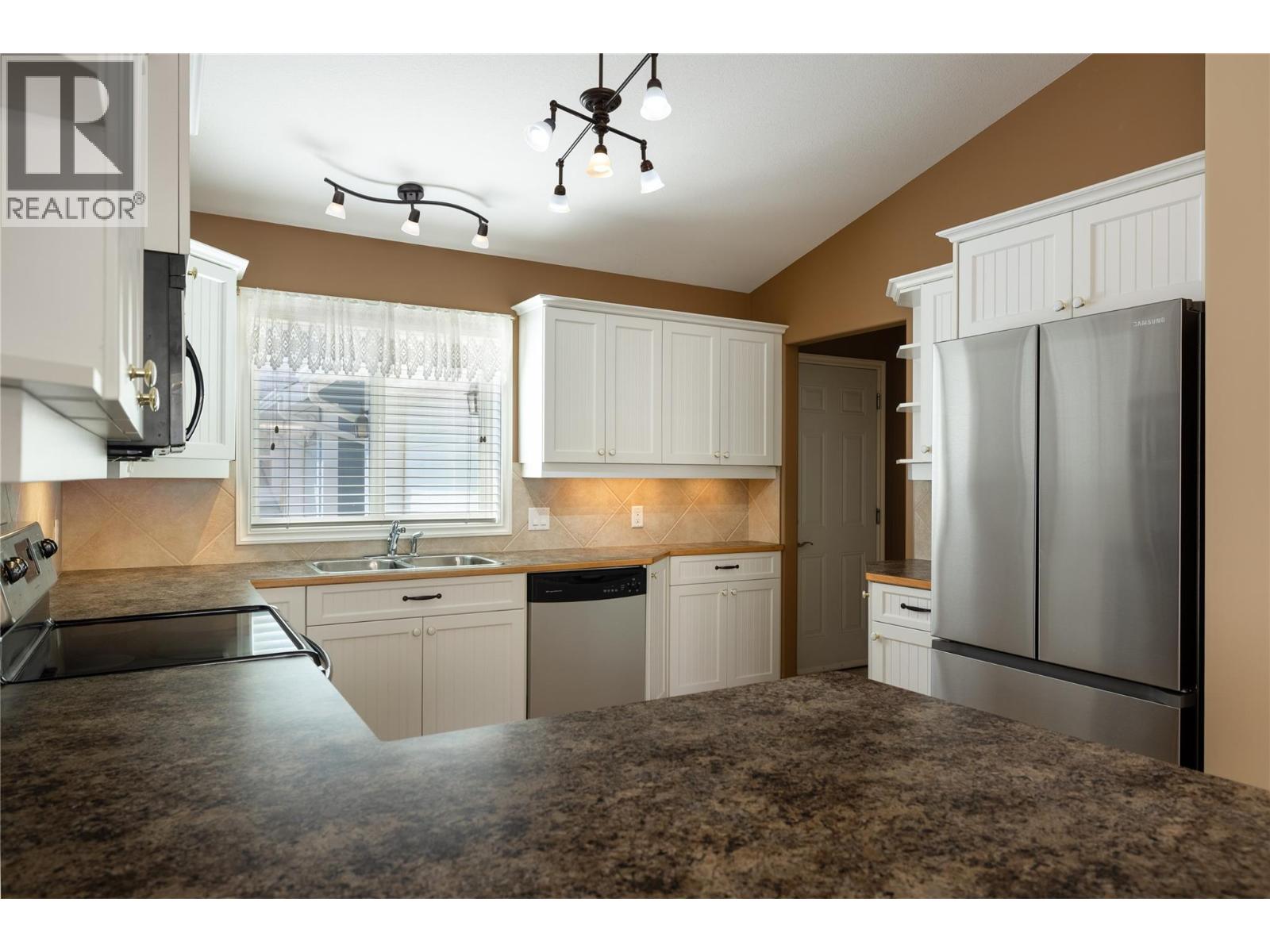 #10 1231 10 Street Sw, Salmon Arm, British Columbia  V1E 0A5 - Photo 28 - 10398318