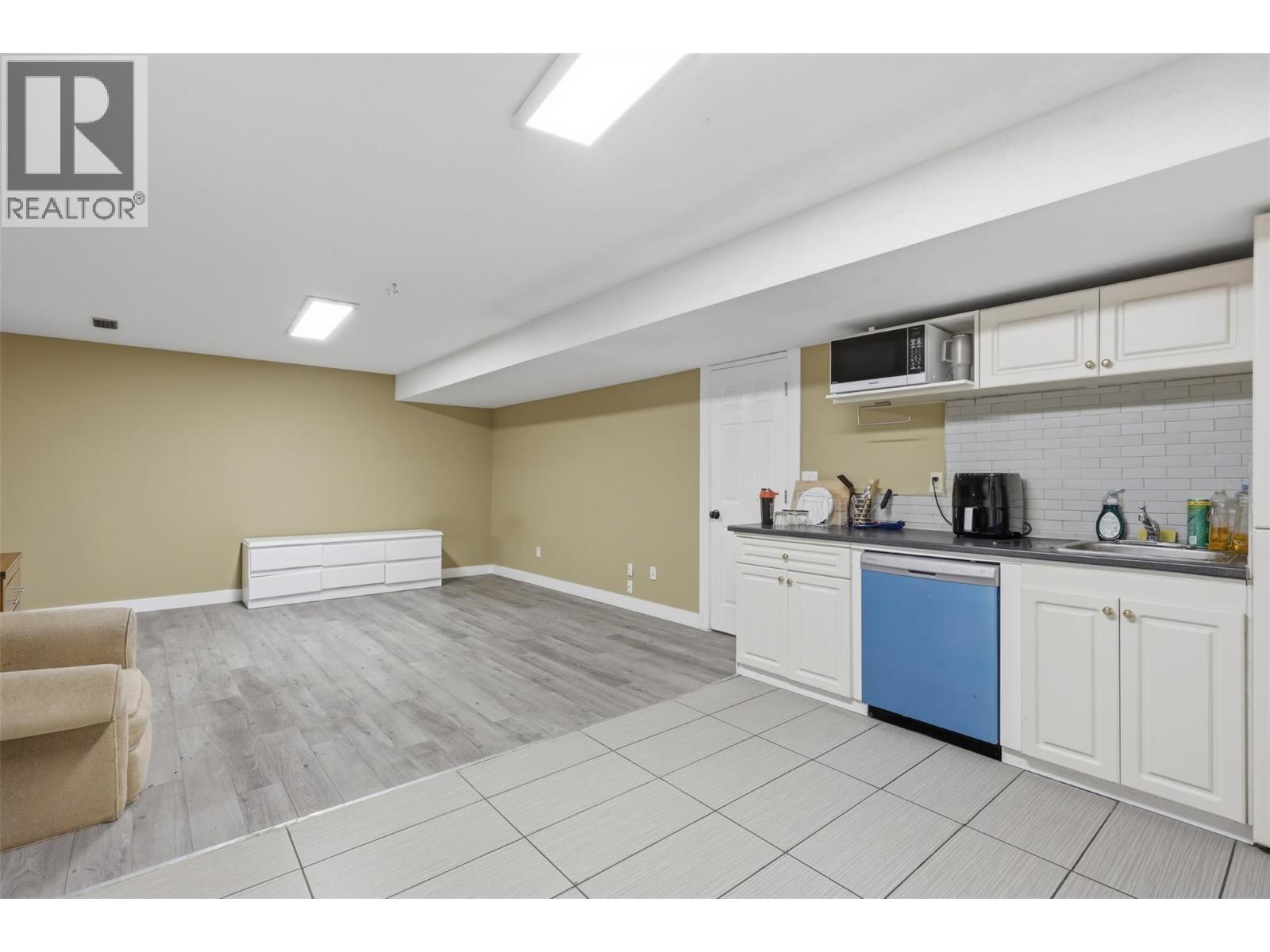 444 Azure Place, Kamloops, British Columbia  V2E 2R2 - Photo 55 - 10398659
