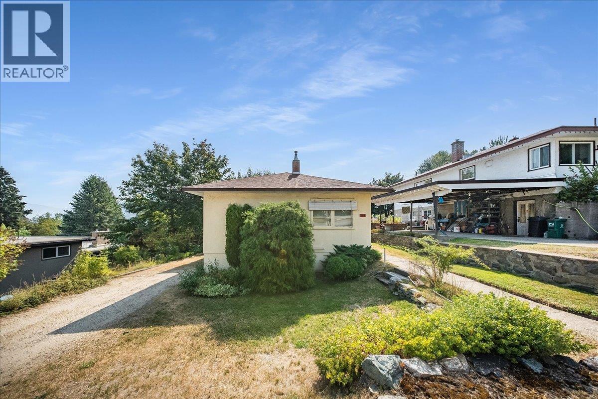 664 Forrest Drive, Warfield, British Columbia  V1R 2H6 - Photo 1 - 10398534